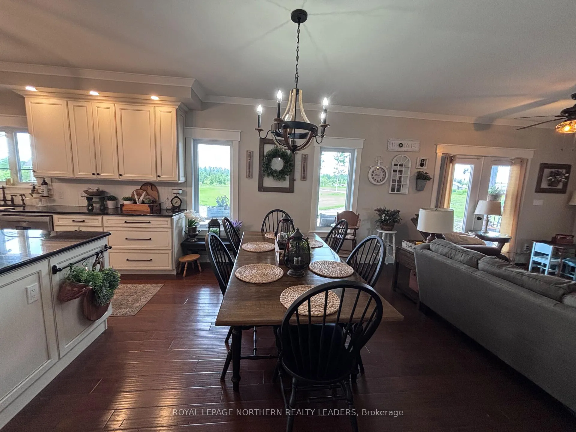 Photo 17 of 1267 Concession 4, Cochrane — HOMEH