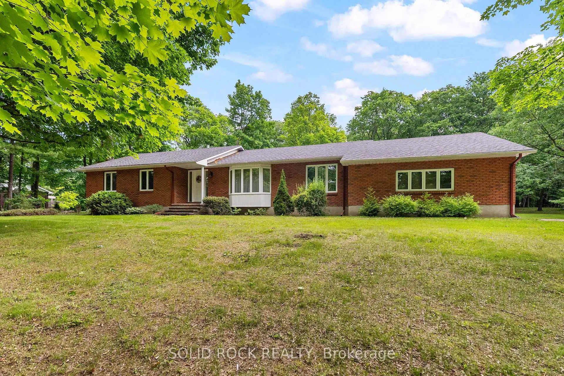 Front of 89 Woodridge Court