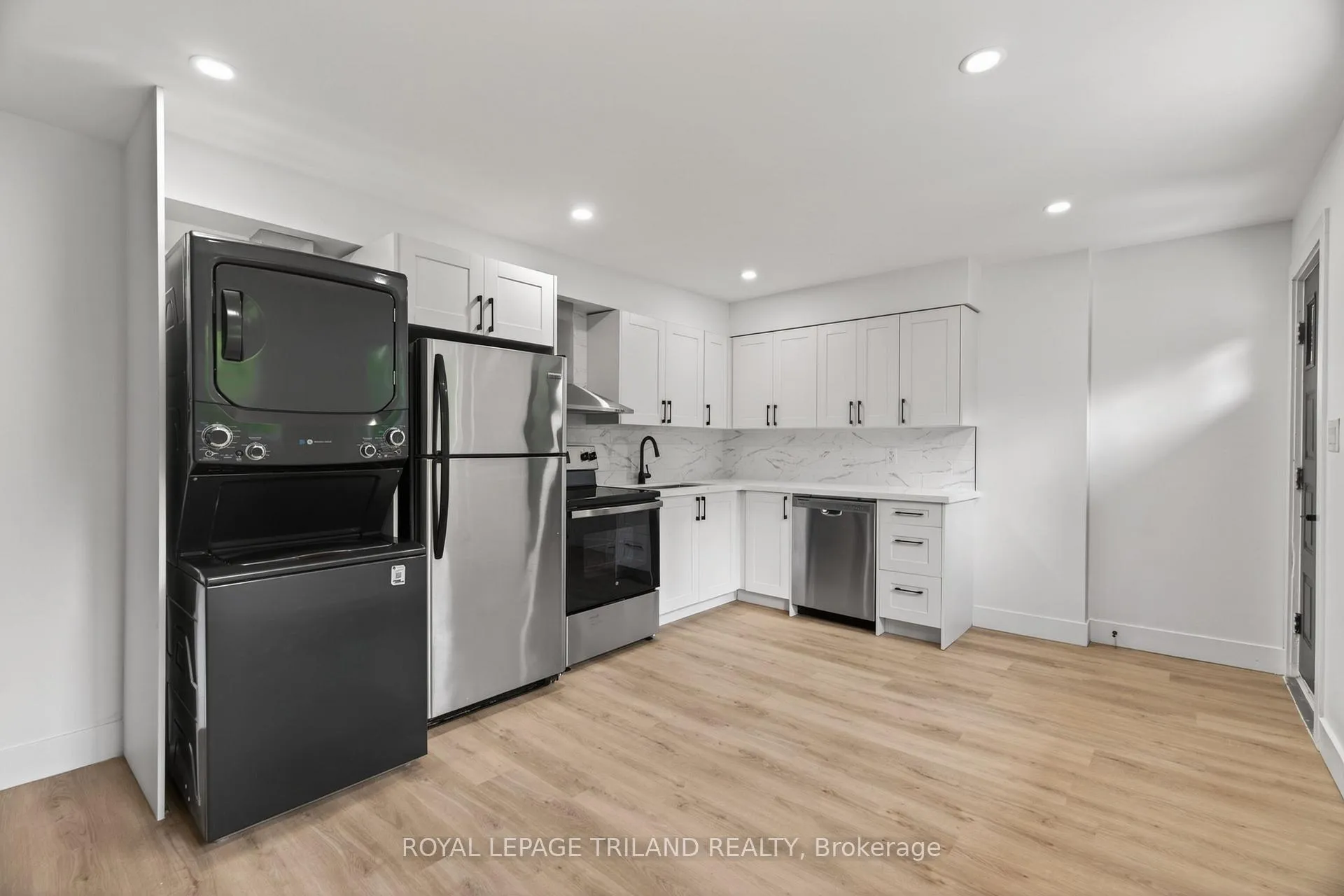 Photo 2 of Unit 3, 1015 Eagle Drive, London, South J — HOMEH