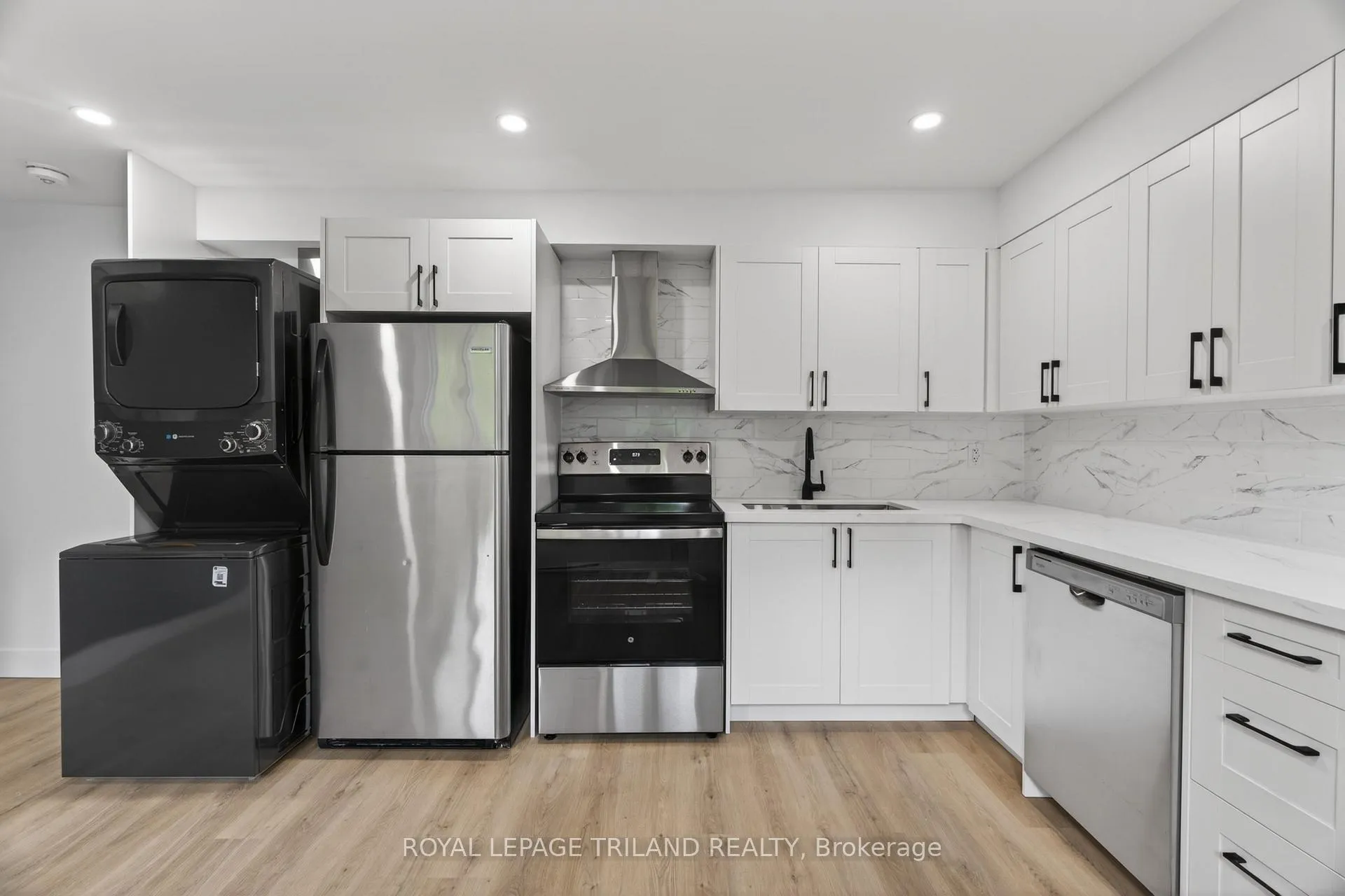 Photo 3 of Unit 3, 1015 Eagle Drive, London, South J — HOMEH