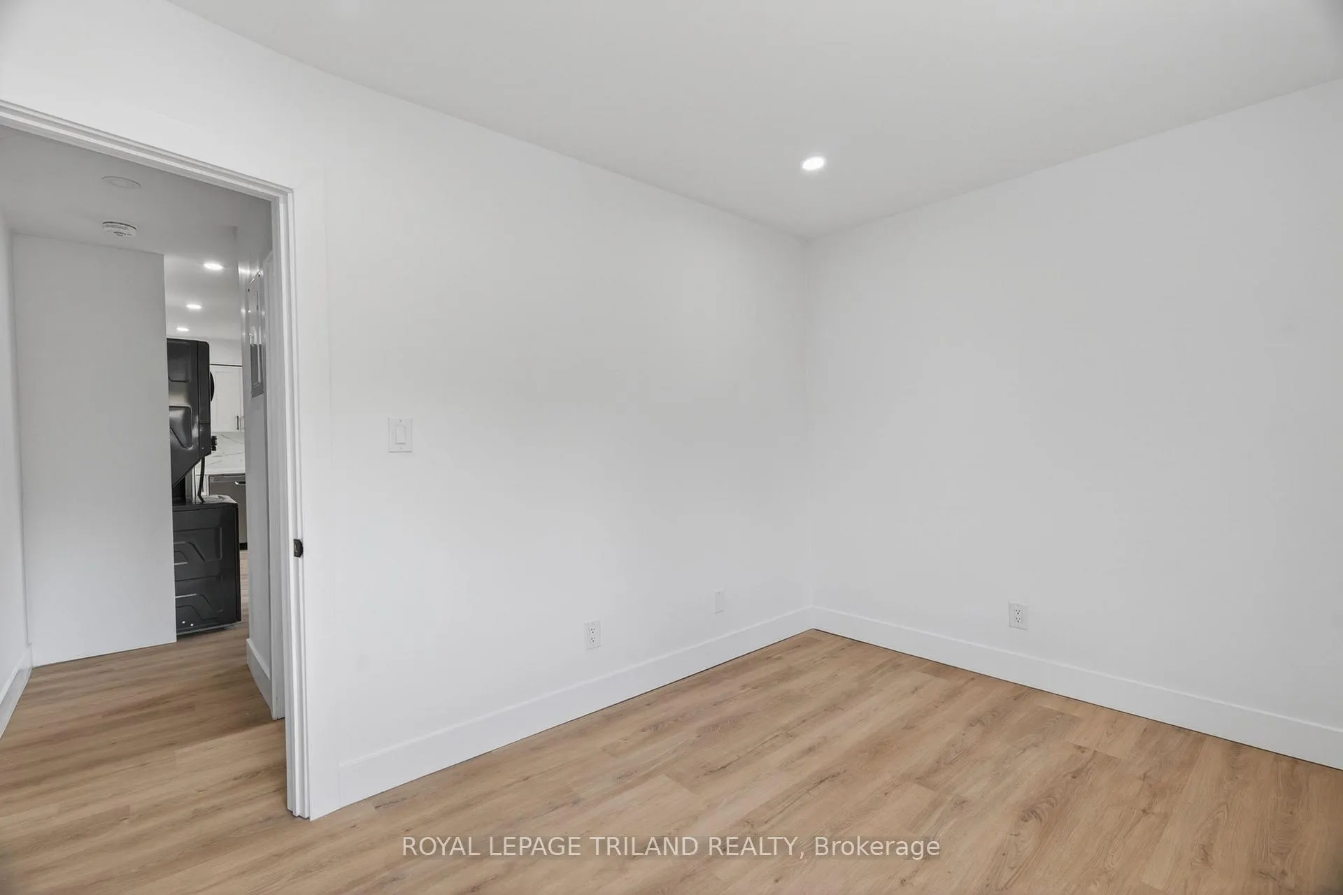 Photo 8 of Unit 3, 1015 Eagle Drive, London, South J — HOMEH