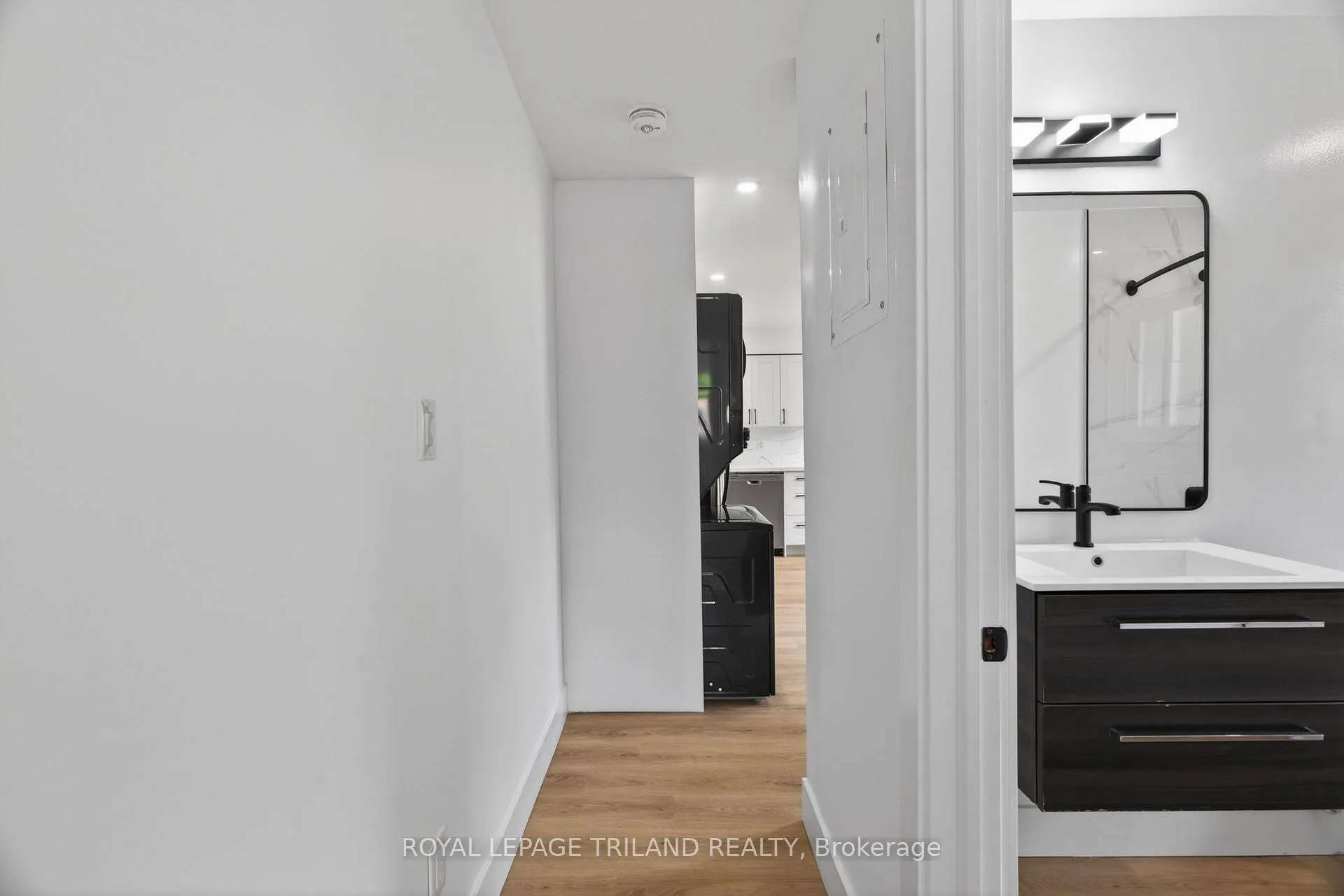 Photo 9 of Unit 3, 1015 Eagle Drive, London, South J — HOMEH