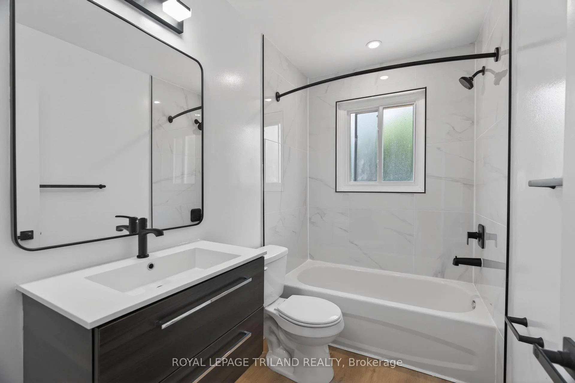 Photo 10 of Unit 3, 1015 Eagle Drive, London, South J — HOMEH