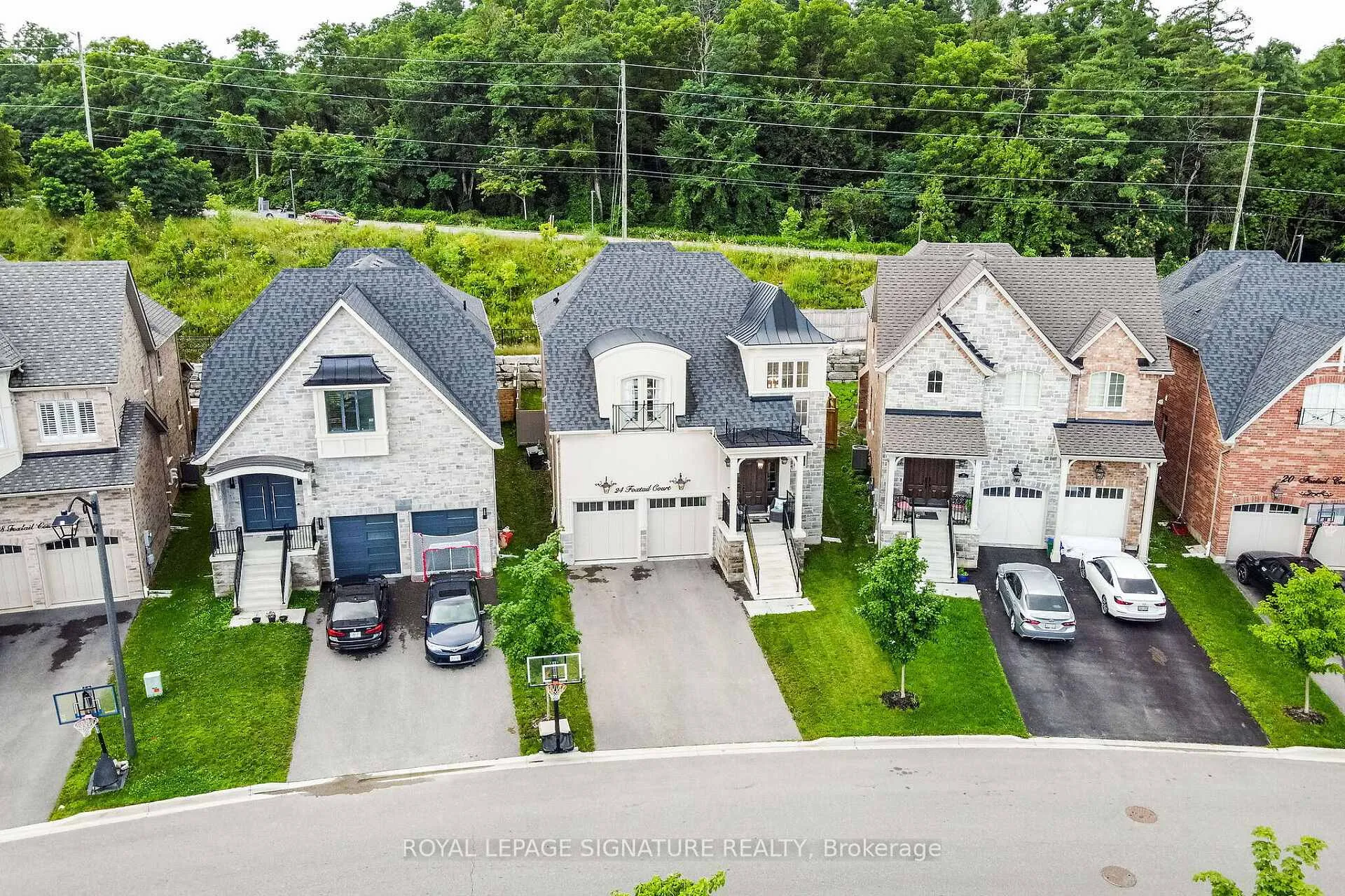 Photo 2 of 24 Foxtail Court, Halton Hills, Georgetown — HOMEH