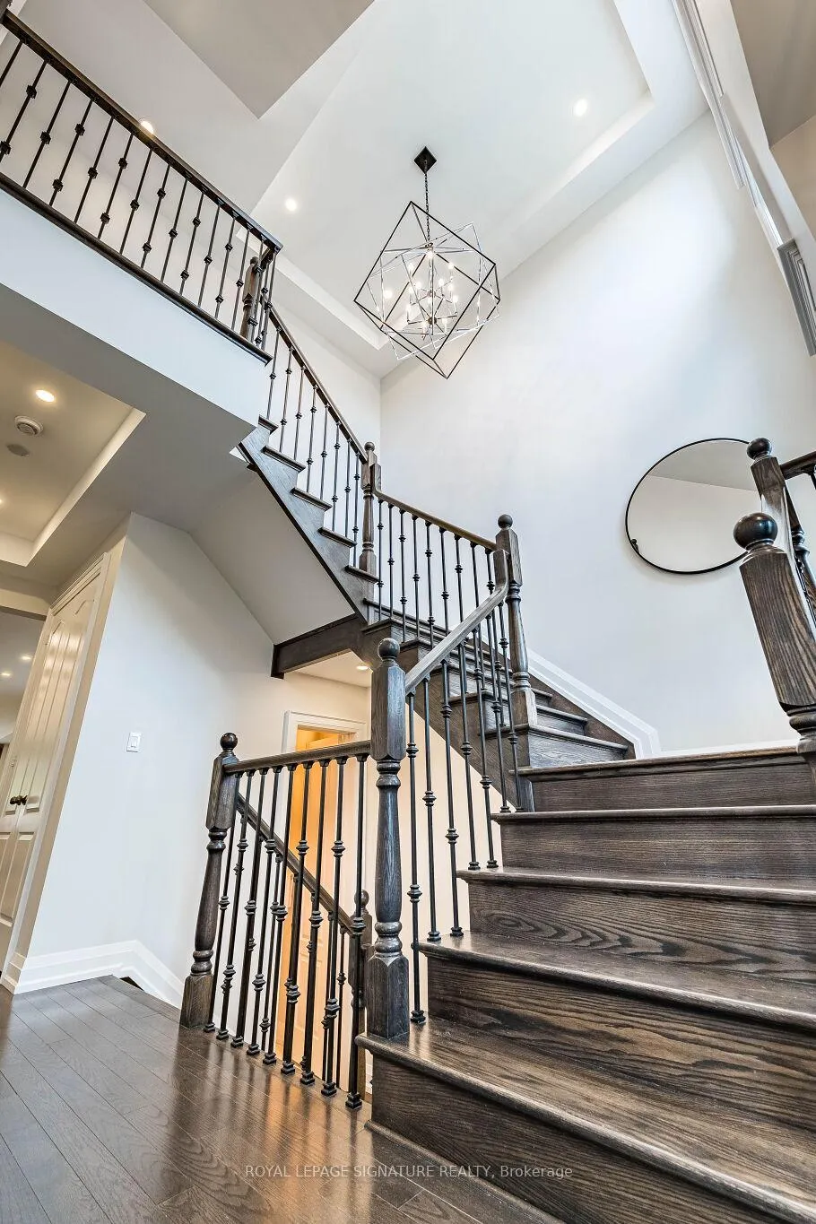 Photo 5 of 24 Foxtail Court, Halton Hills, Georgetown — HOMEH