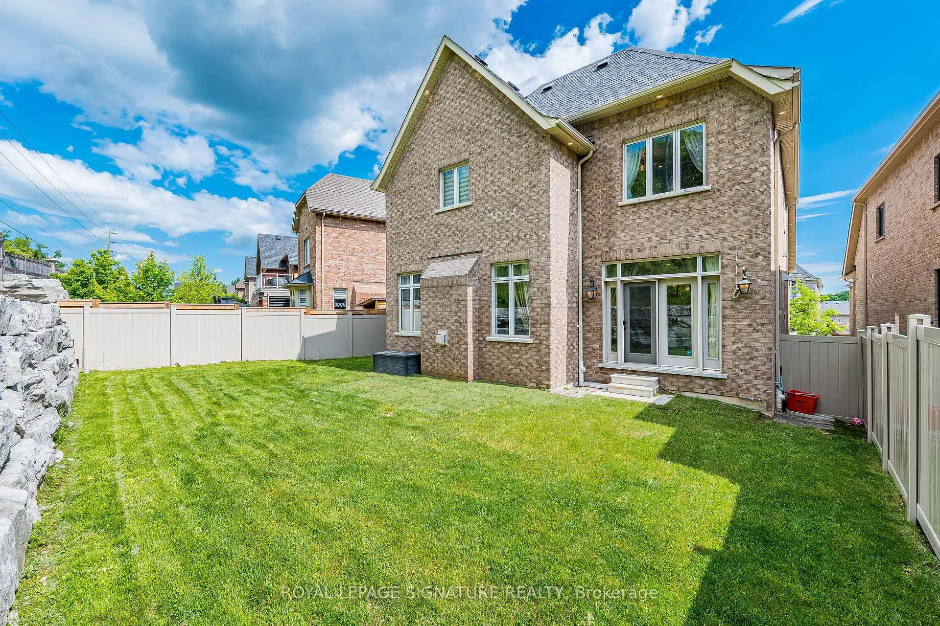 Photo 45 of 24 Foxtail Court, Halton Hills, Georgetown — HOMEH