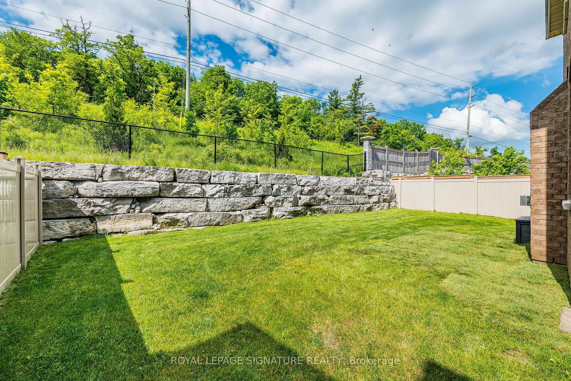 Photo 46 of 24 Foxtail Court, Halton Hills, Georgetown — HOMEH