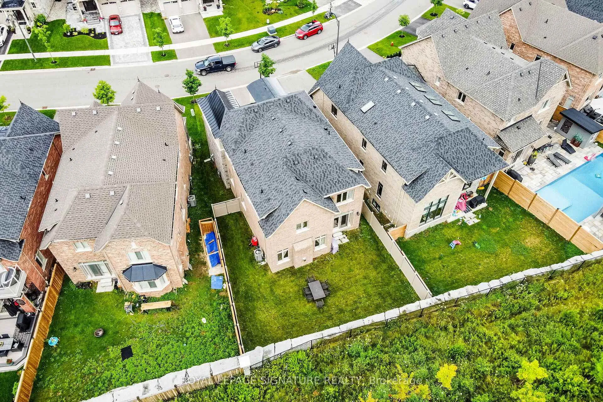 Photo 48 of 24 Foxtail Court, Halton Hills, Georgetown — HOMEH