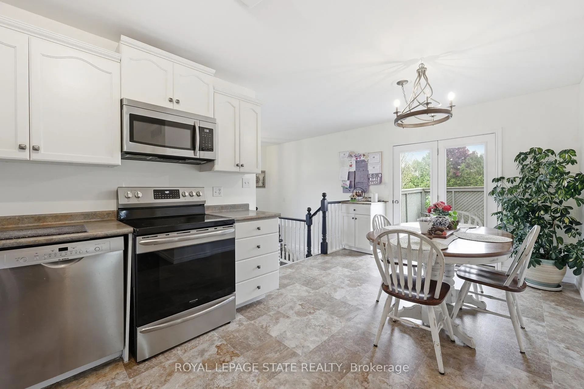Photo 11 of 172 B King Street E, Haldimand — HOMEH