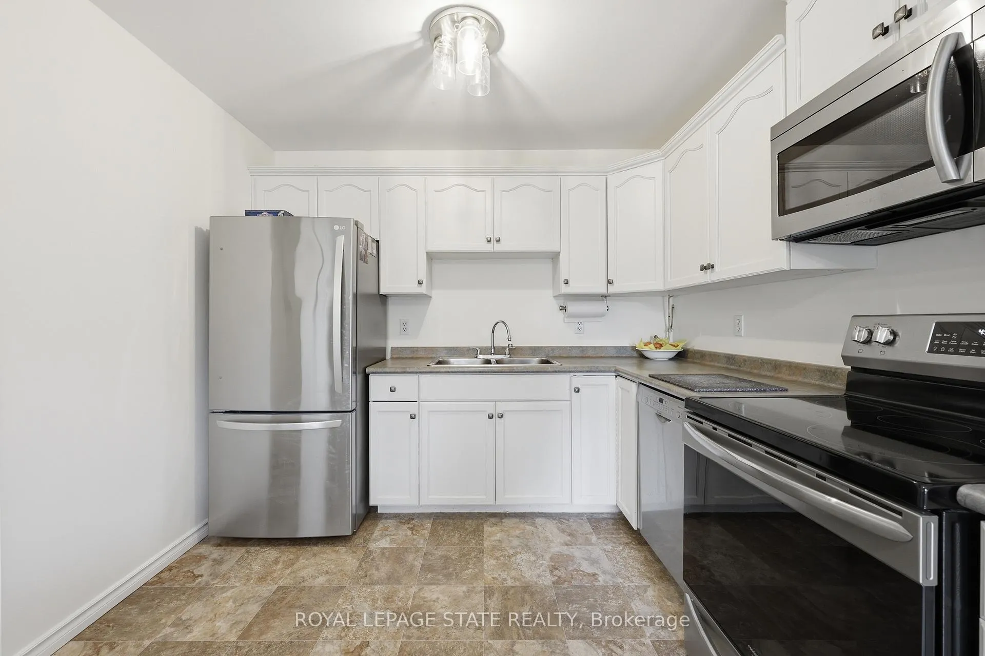 Photo 15 of 172 B King Street E, Haldimand — HOMEH