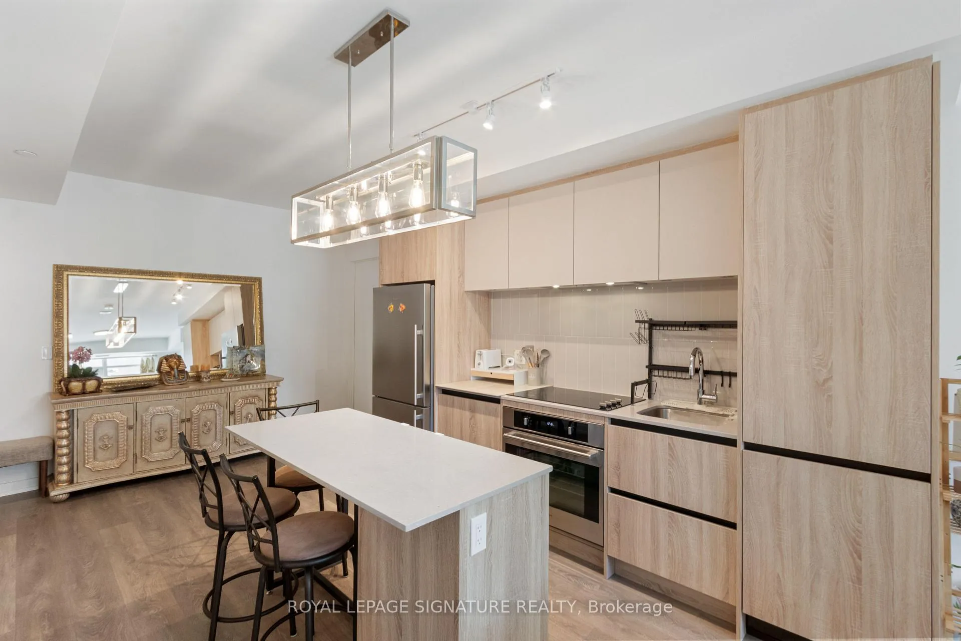 Photo 2 of Unit 228, 8 Beverley Glen Boulevard, Vaughan, Beverley Glen — HOMEH