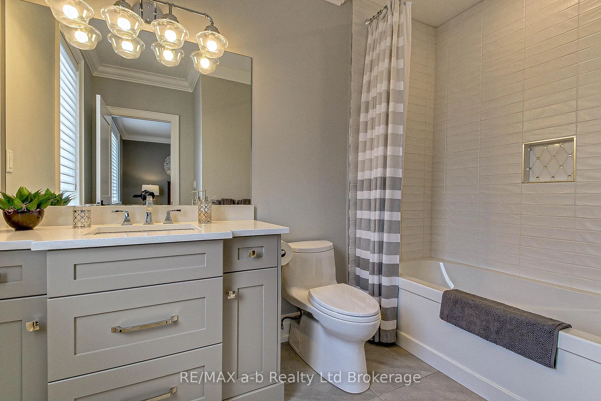 Photo 25 of 27 Otterview Drive, Norwich, Otterville — HOMEH
