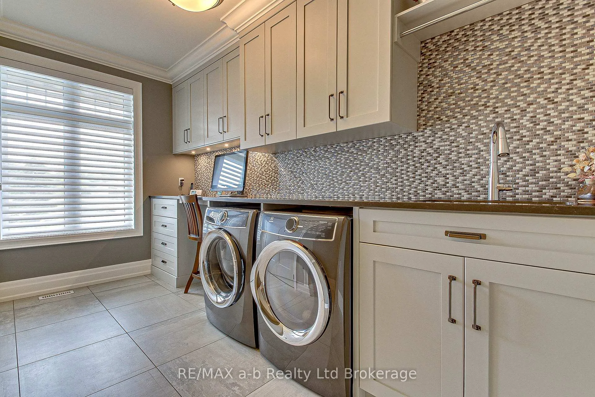 Photo 28 of 27 Otterview Drive, Norwich, Otterville — HOMEH