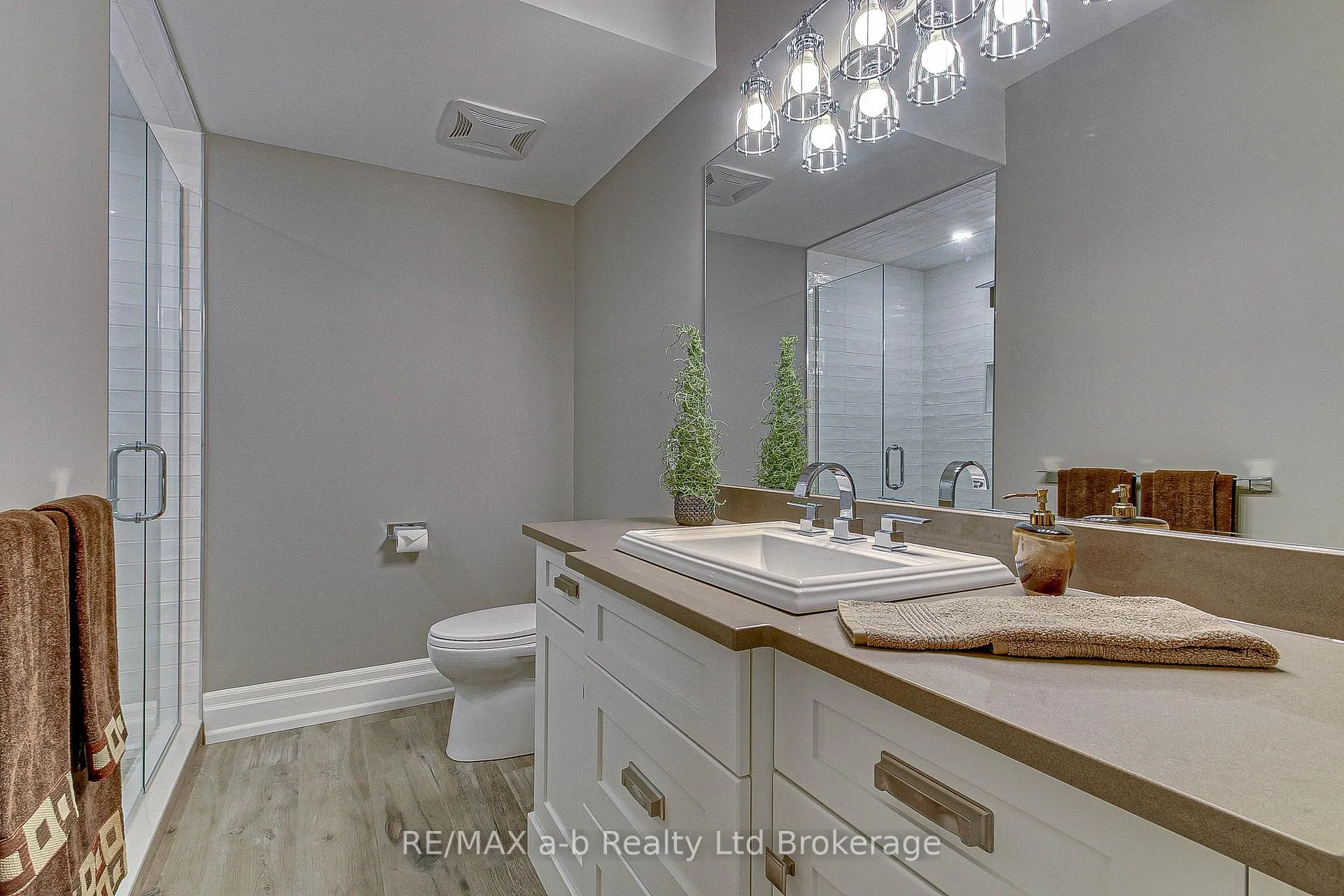 Photo 36 of 27 Otterview Drive, Norwich, Otterville — HOMEH