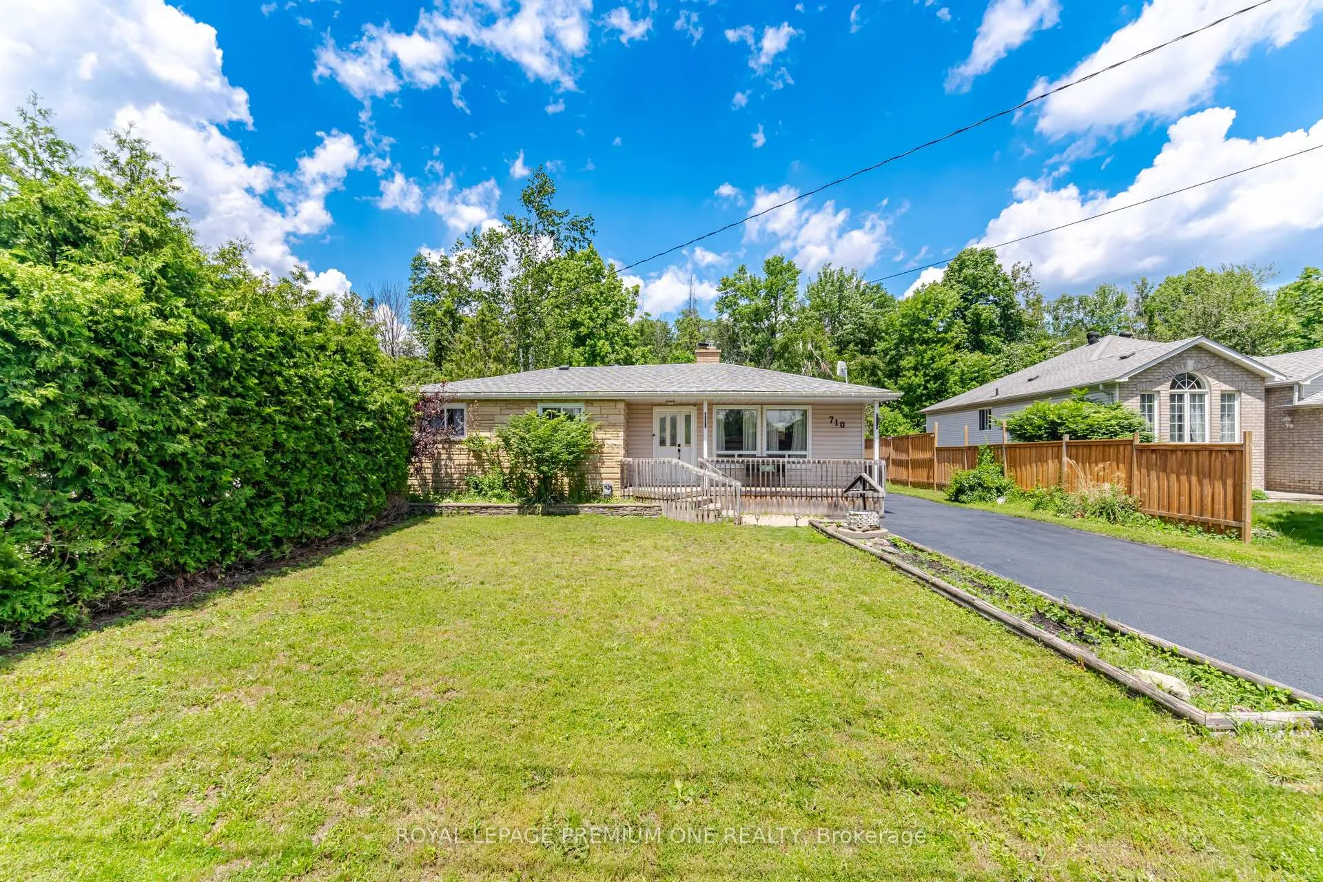 Photo 3 of 710 Rose Lane, Innisfil, Alcona — HOMEH