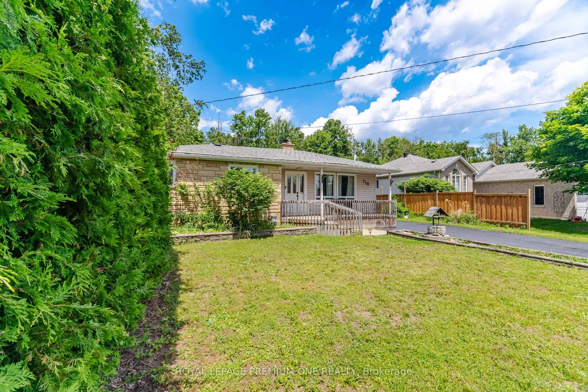 Photo 5 of 710 Rose Lane, Innisfil, Alcona — HOMEH