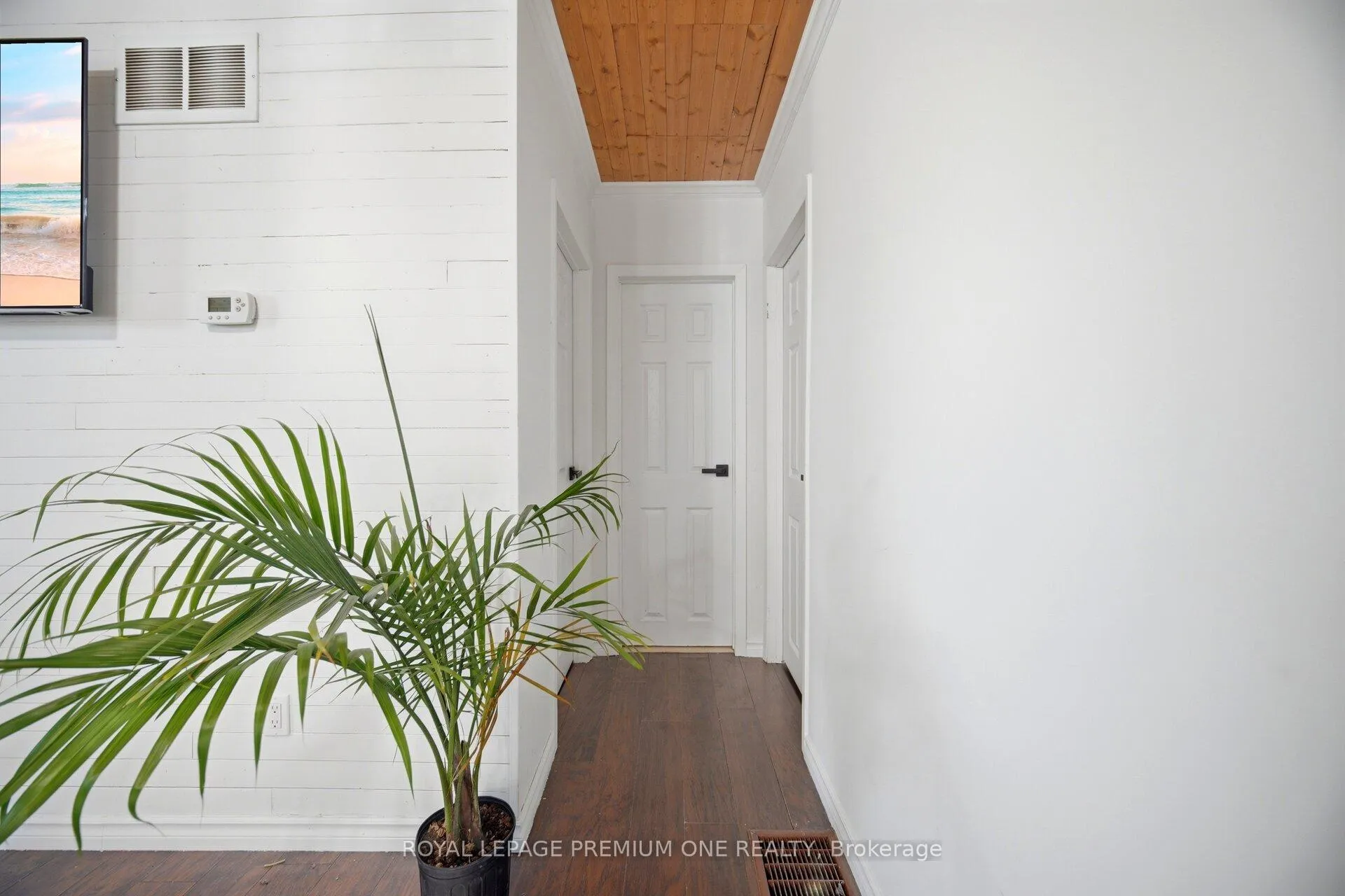 Photo 24 of 710 Rose Lane, Innisfil, Alcona — HOMEH
