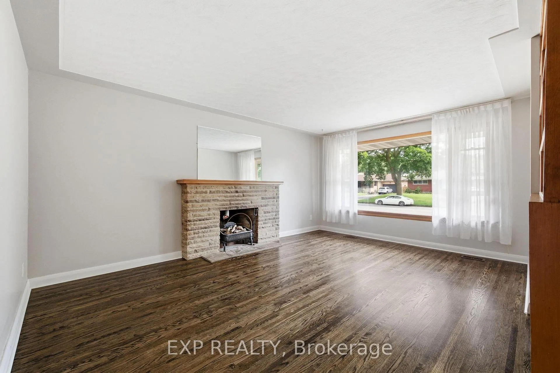 Photo 2 of 223 River Road E, Kitchener — HOMEH