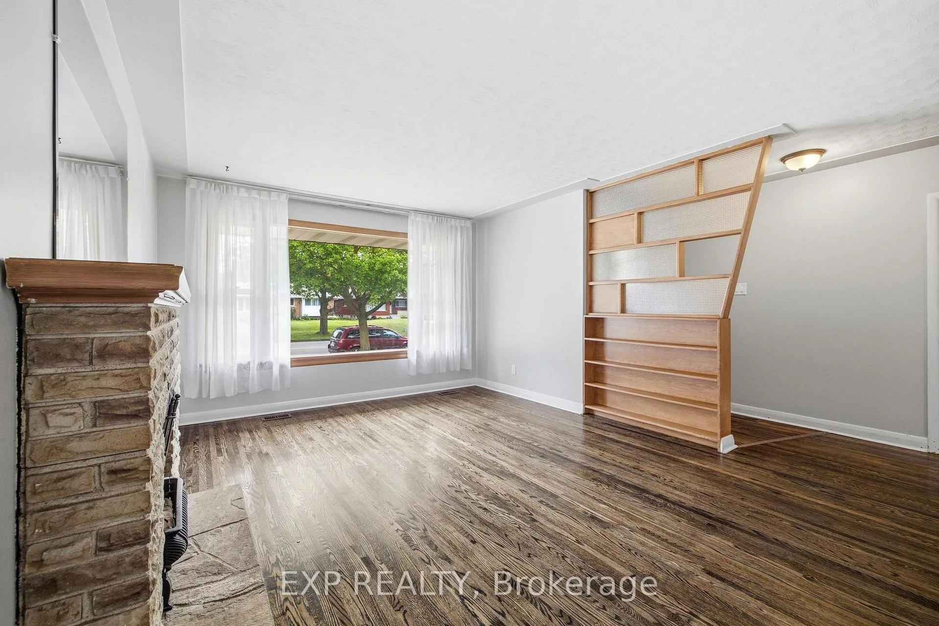 Photo 4 of 223 River Road E, Kitchener — HOMEH