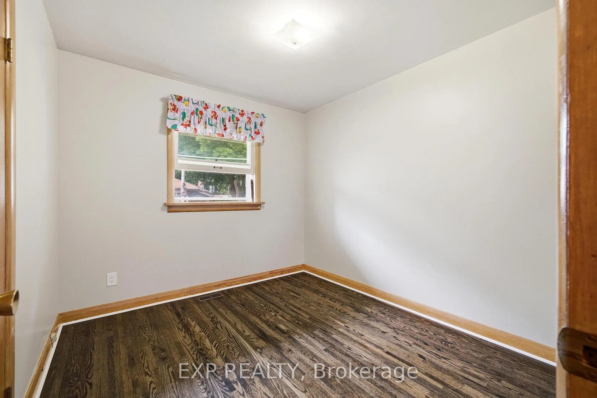 Photo 7 of 223 River Road E, Kitchener — HOMEH