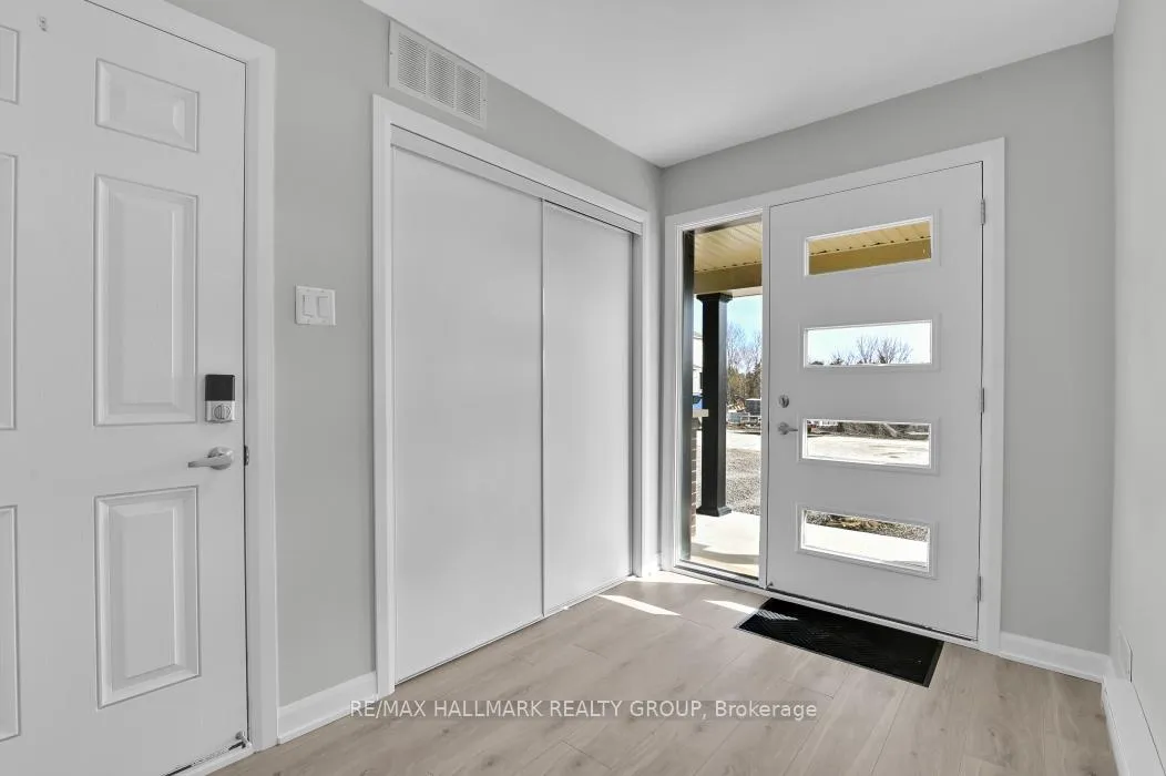 Photo 4 of 290 Bankside Way, Ottawa, Barrhaven - Half Moon Bay — HOMEH