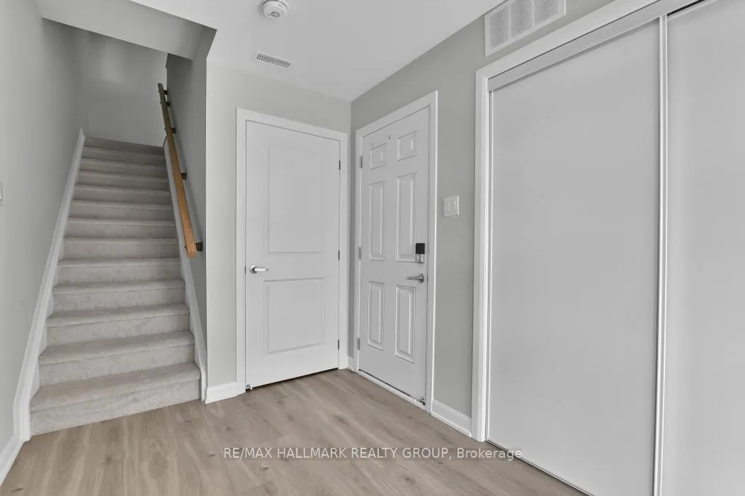 Photo 5 of 290 Bankside Way, Ottawa, Barrhaven - Half Moon Bay — HOMEH