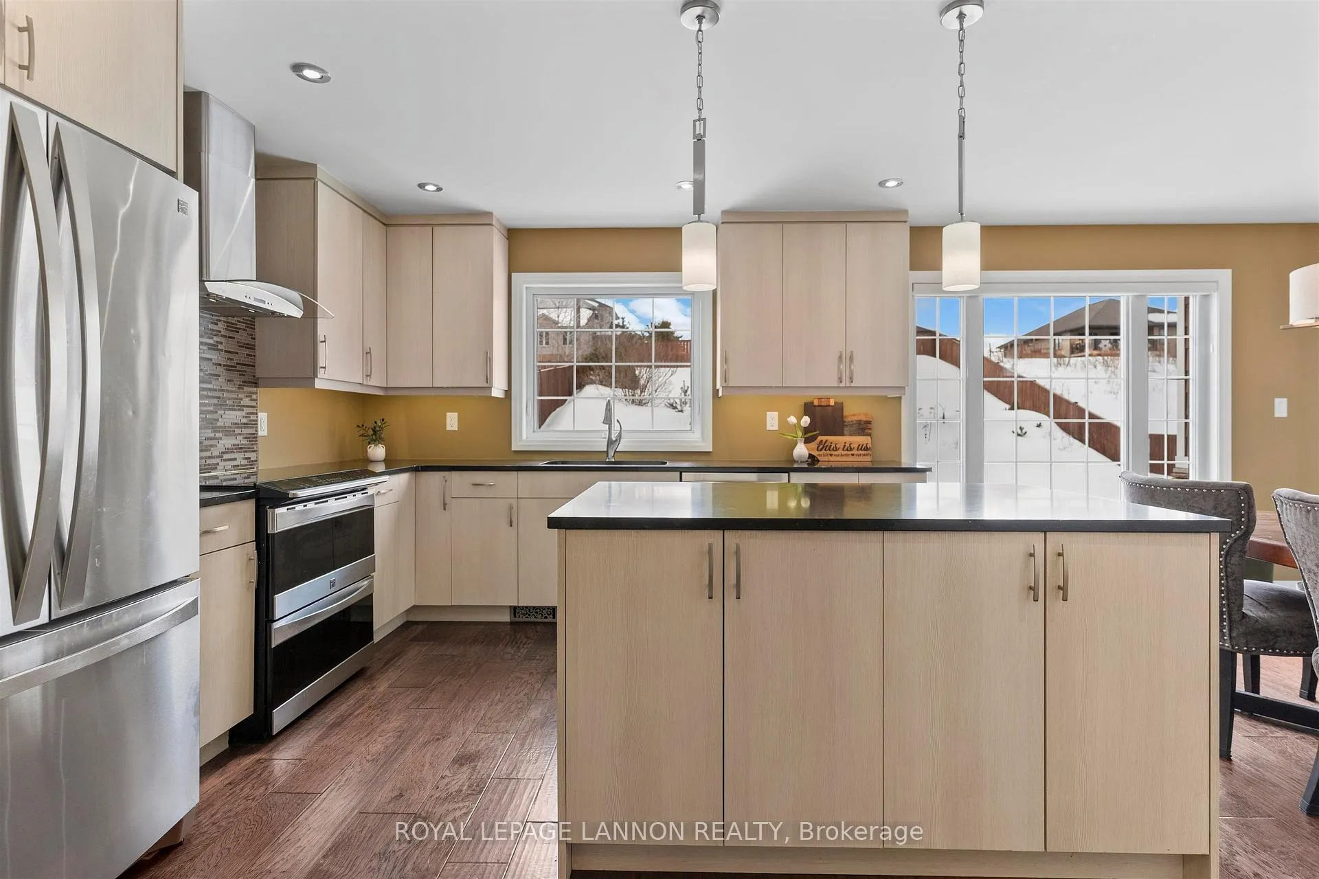Photo 9 of 319 Ruby Crescent, Thunder Bay, Dawson Heights — HOMEH