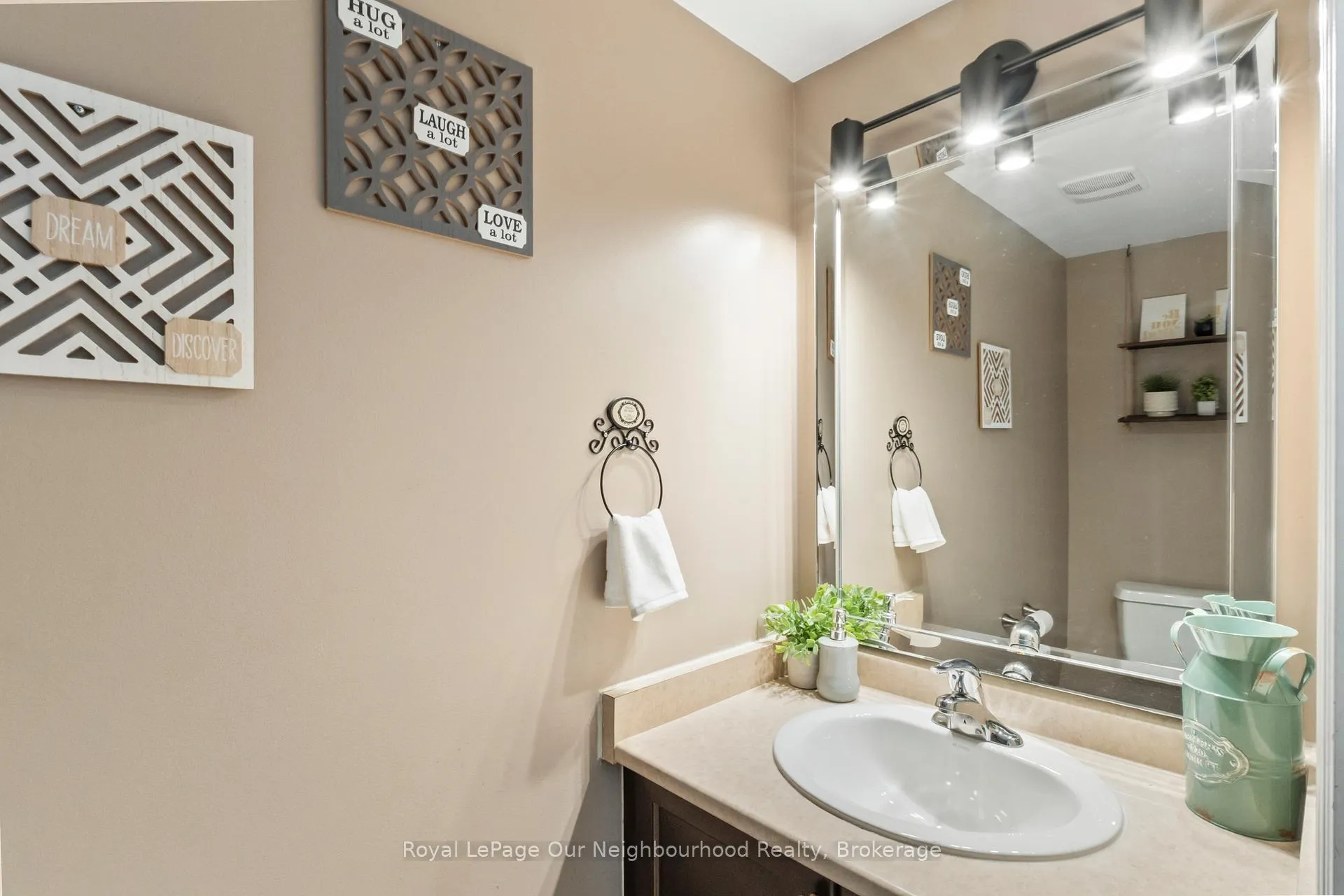 Photo 16 of 53 Kersey Crescent, Clarington, Courtice — HOMEH