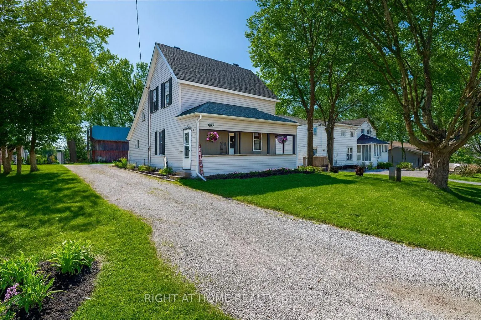 Photo 2 of 467 High Street, Orillia — HOMEH