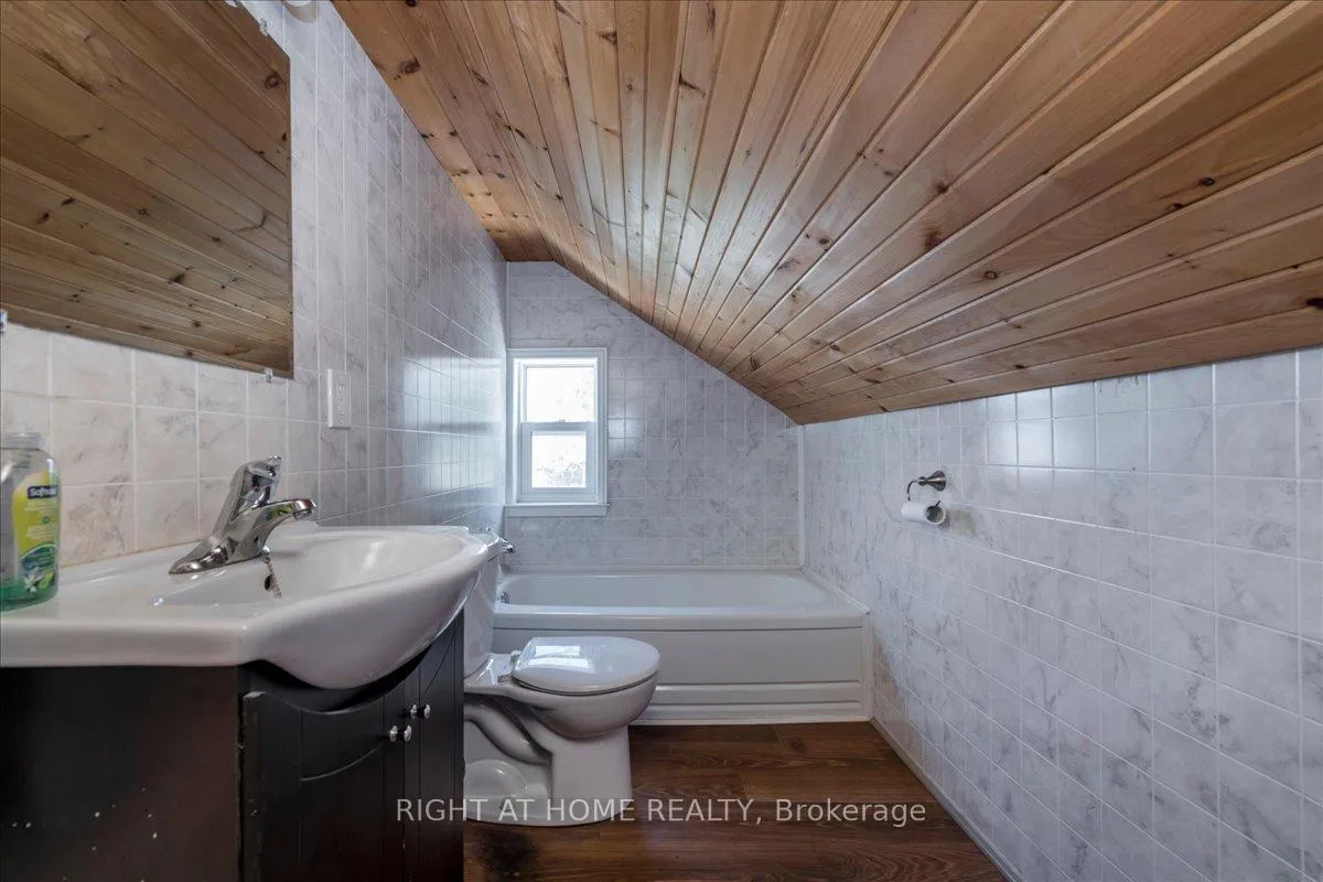 Photo 18 of 467 High Street, Orillia — HOMEH