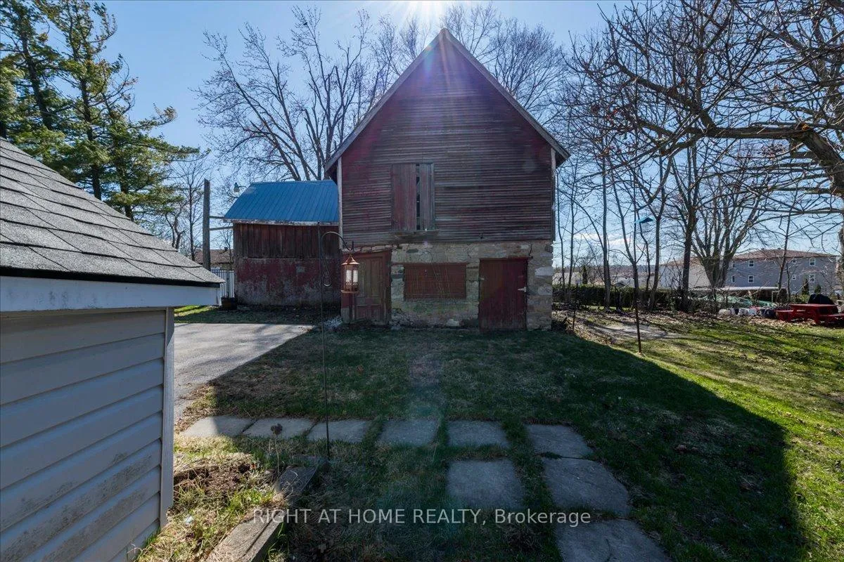 Photo 26 of 467 High Street, Orillia — HOMEH