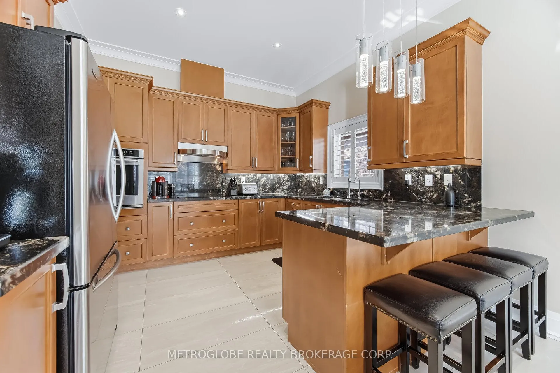 Photo 12 of 29 Fontainebleu Road, Brampton, Vales of Castlemore North — HOMEH