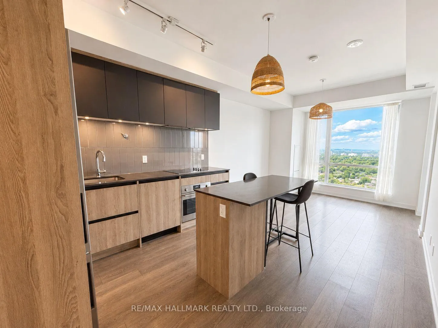 Photo 2 of Unit 2208, 7950 Bathurst Street, Vaughan, Beverley Glen — HOMEH