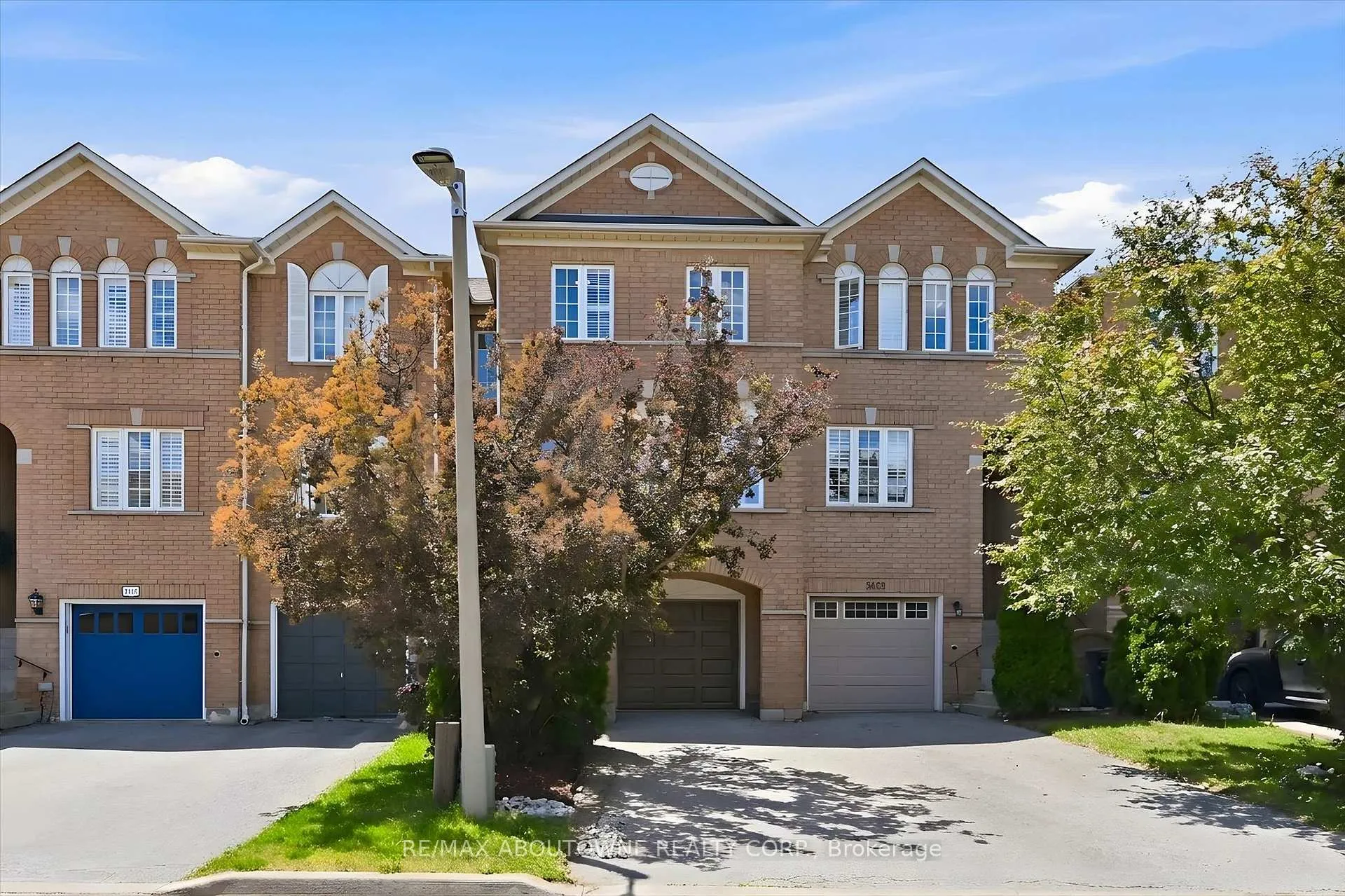 Photo 1 of 2420 Ravinebrook Crescent, Oakville, Wedgewood Creek — HOMEH