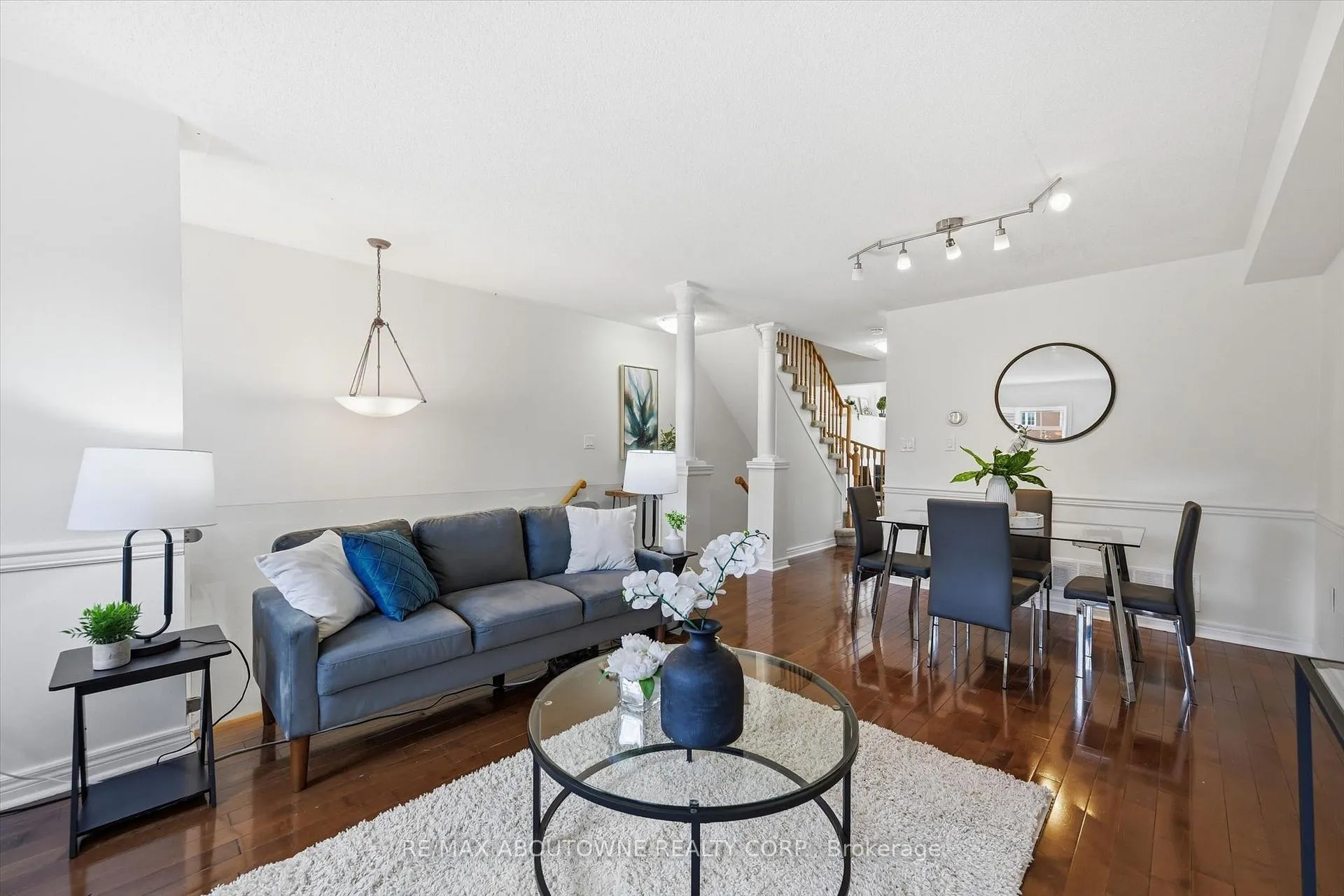 Photo 9 of 2420 Ravinebrook Crescent, Oakville, Wedgewood Creek — HOMEH