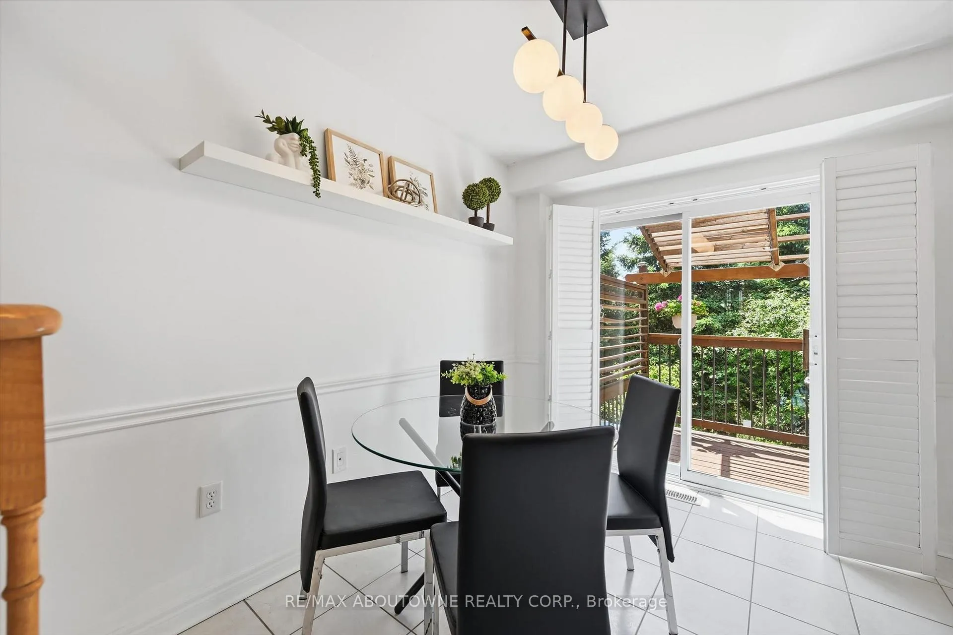 Photo 10 of 2420 Ravinebrook Crescent, Oakville, Wedgewood Creek — HOMEH