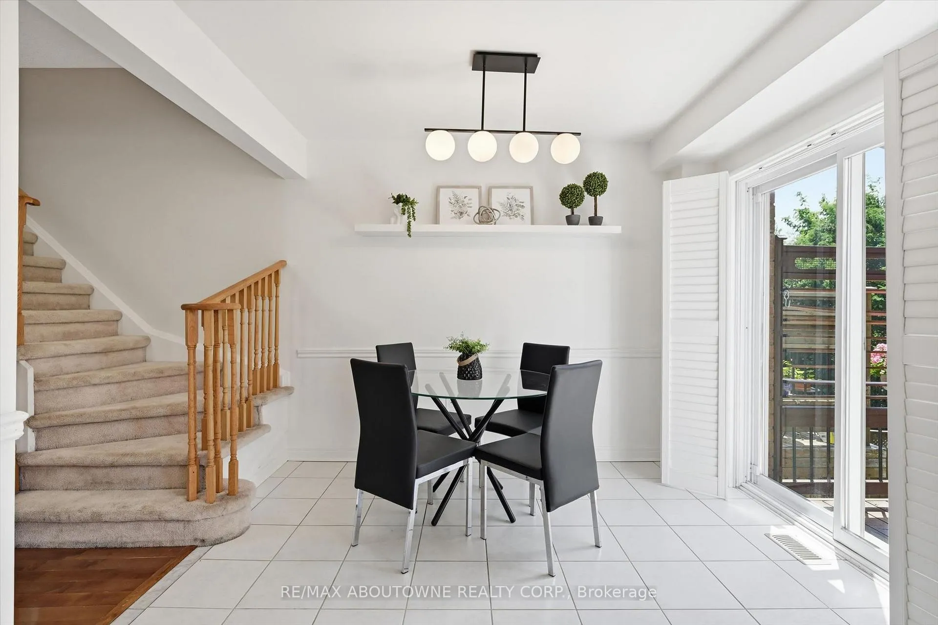 Photo 11 of 2420 Ravinebrook Crescent, Oakville, Wedgewood Creek — HOMEH