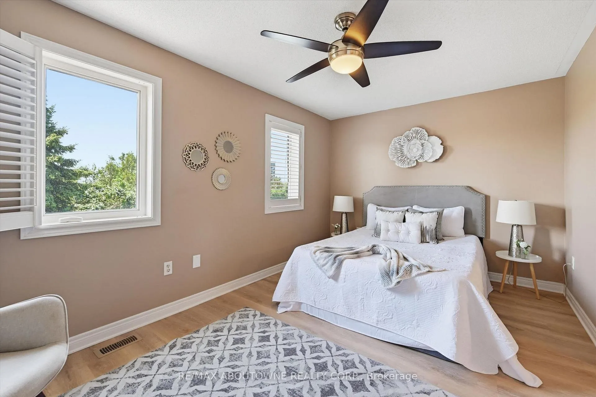 Photo 23 of 2420 Ravinebrook Crescent, Oakville, Wedgewood Creek — HOMEH