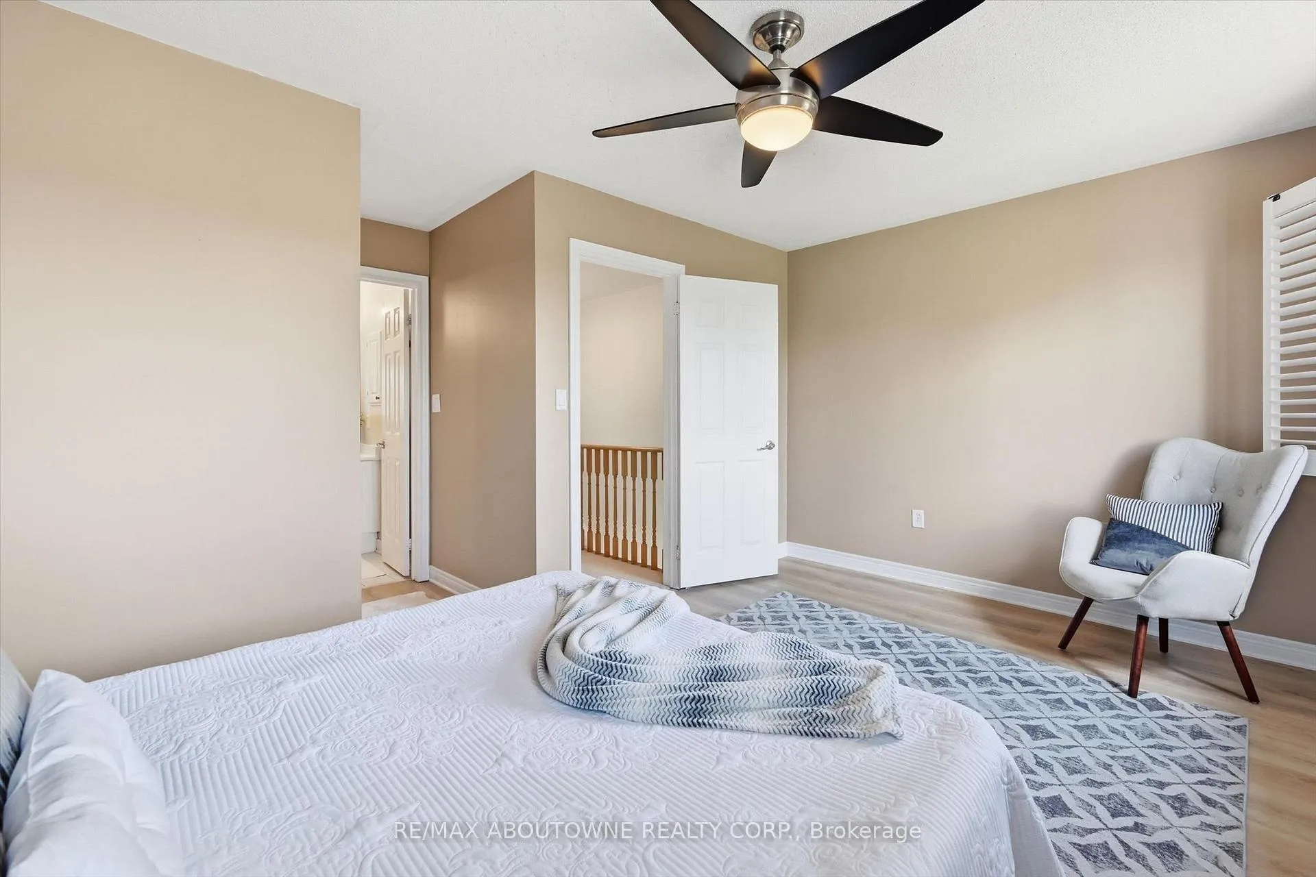 Photo 24 of 2420 Ravinebrook Crescent, Oakville, Wedgewood Creek — HOMEH
