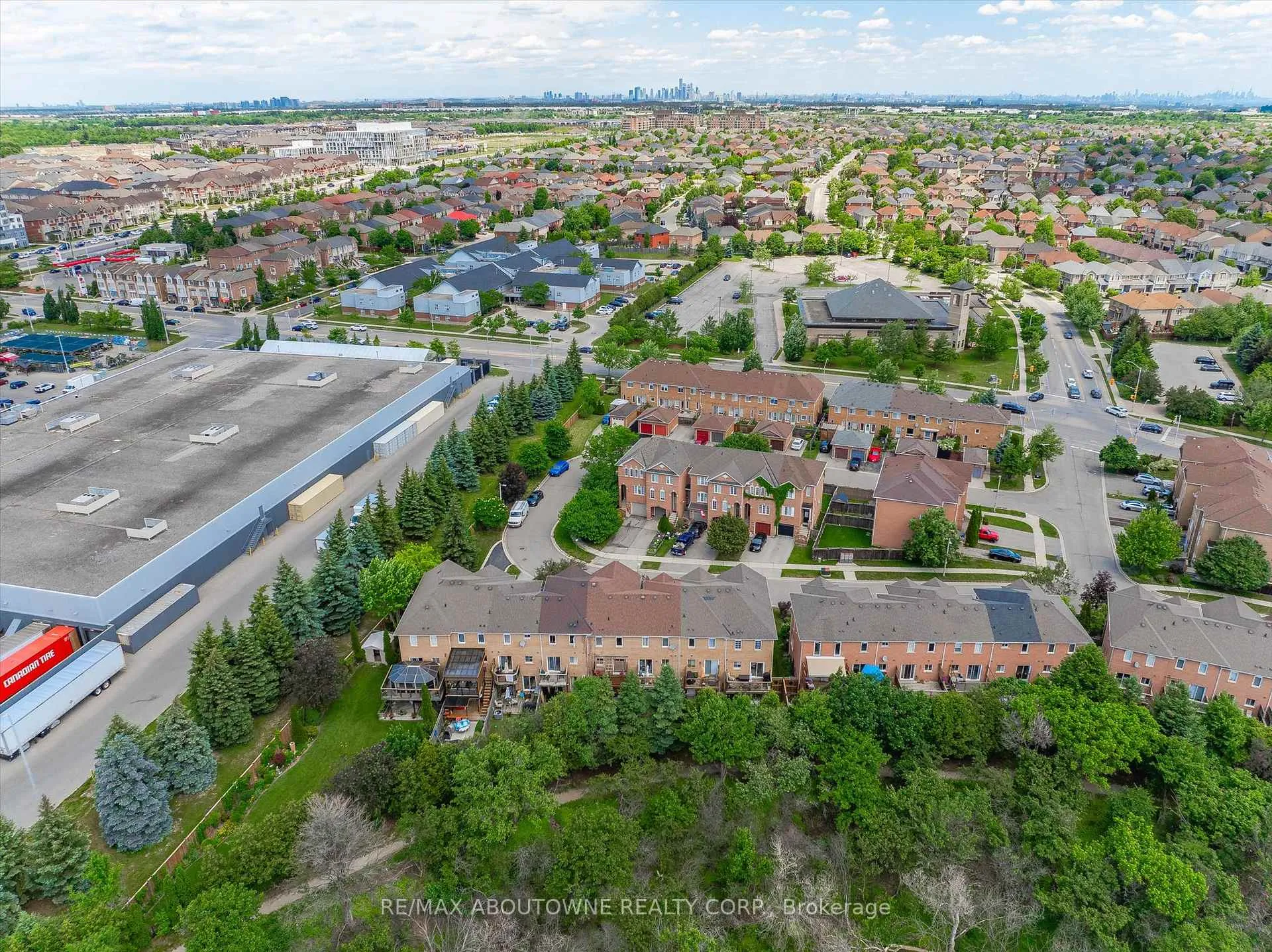 Photo 43 of 2420 Ravinebrook Crescent, Oakville, Wedgewood Creek — HOMEH