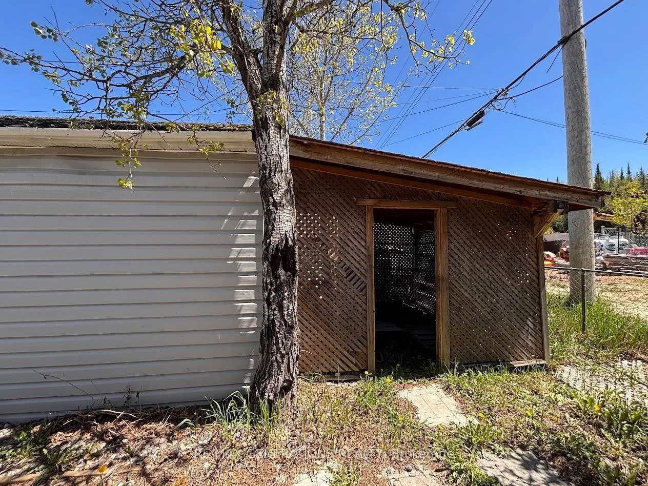 Photo 39 of 46 Neebig Avenue, Manitouwadge — HOMEH