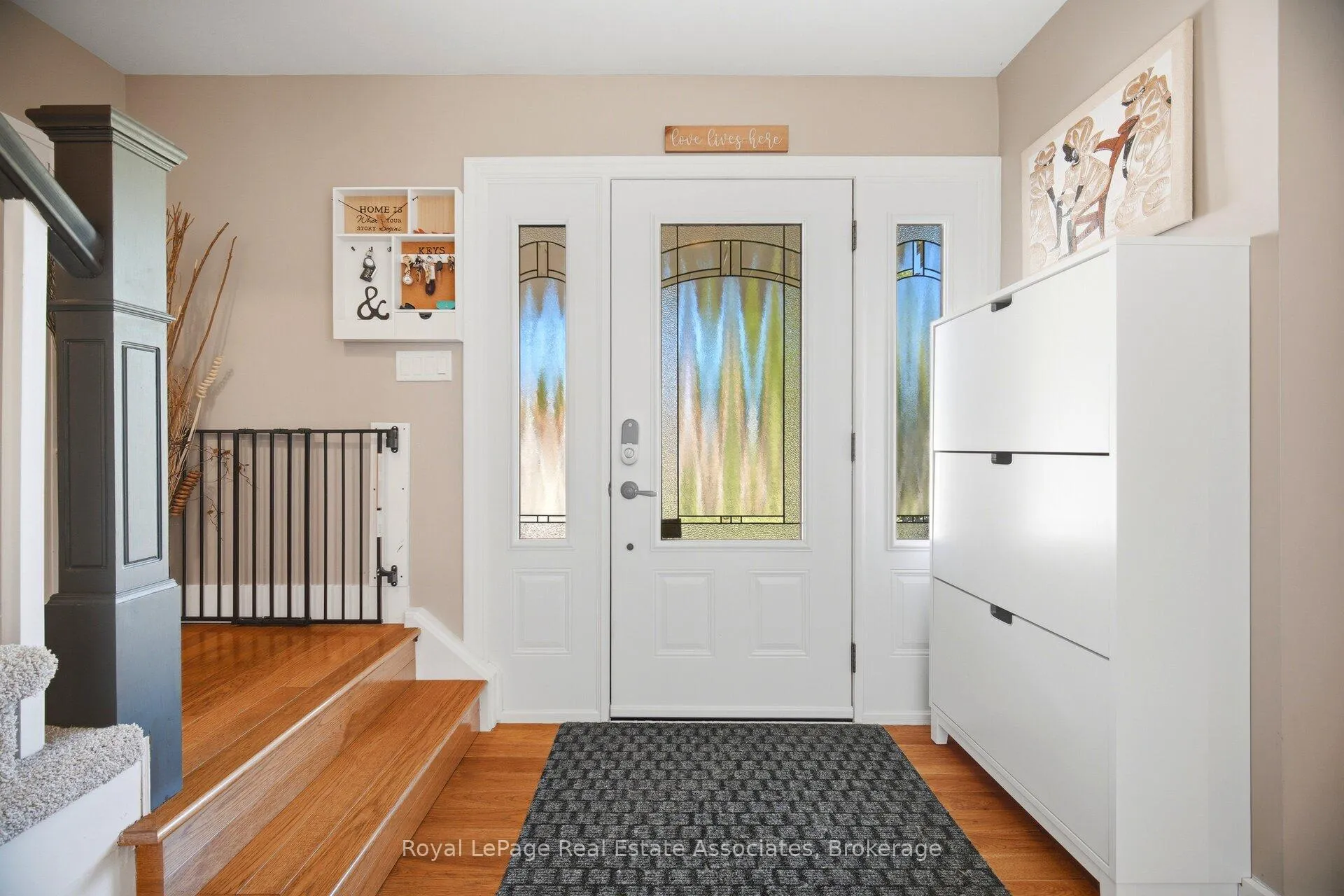 Photo 5 of 45 Cleaveholm Drive, Halton Hills, Georgetown — HOMEH