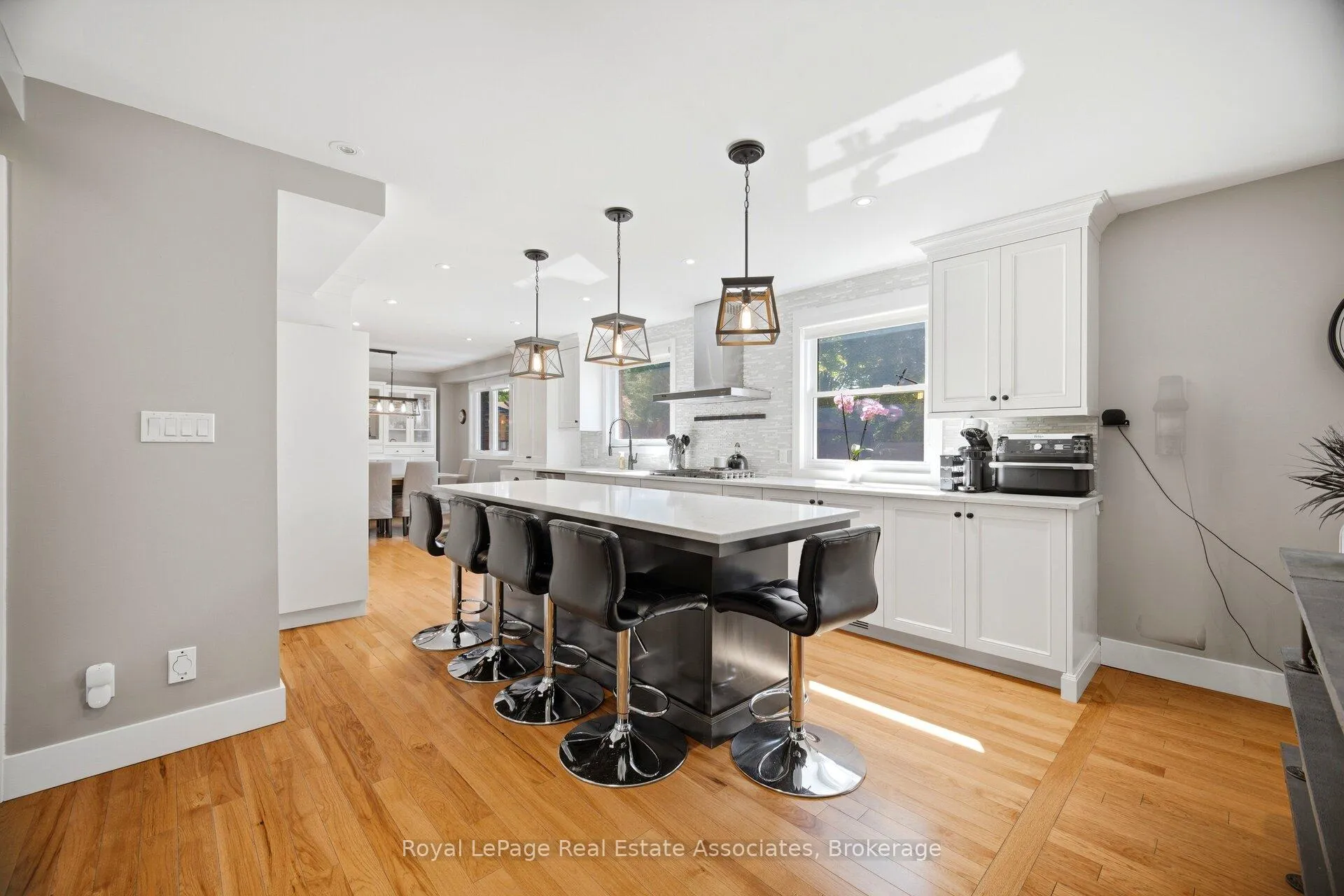 Photo 11 of 45 Cleaveholm Drive, Halton Hills, Georgetown — HOMEH