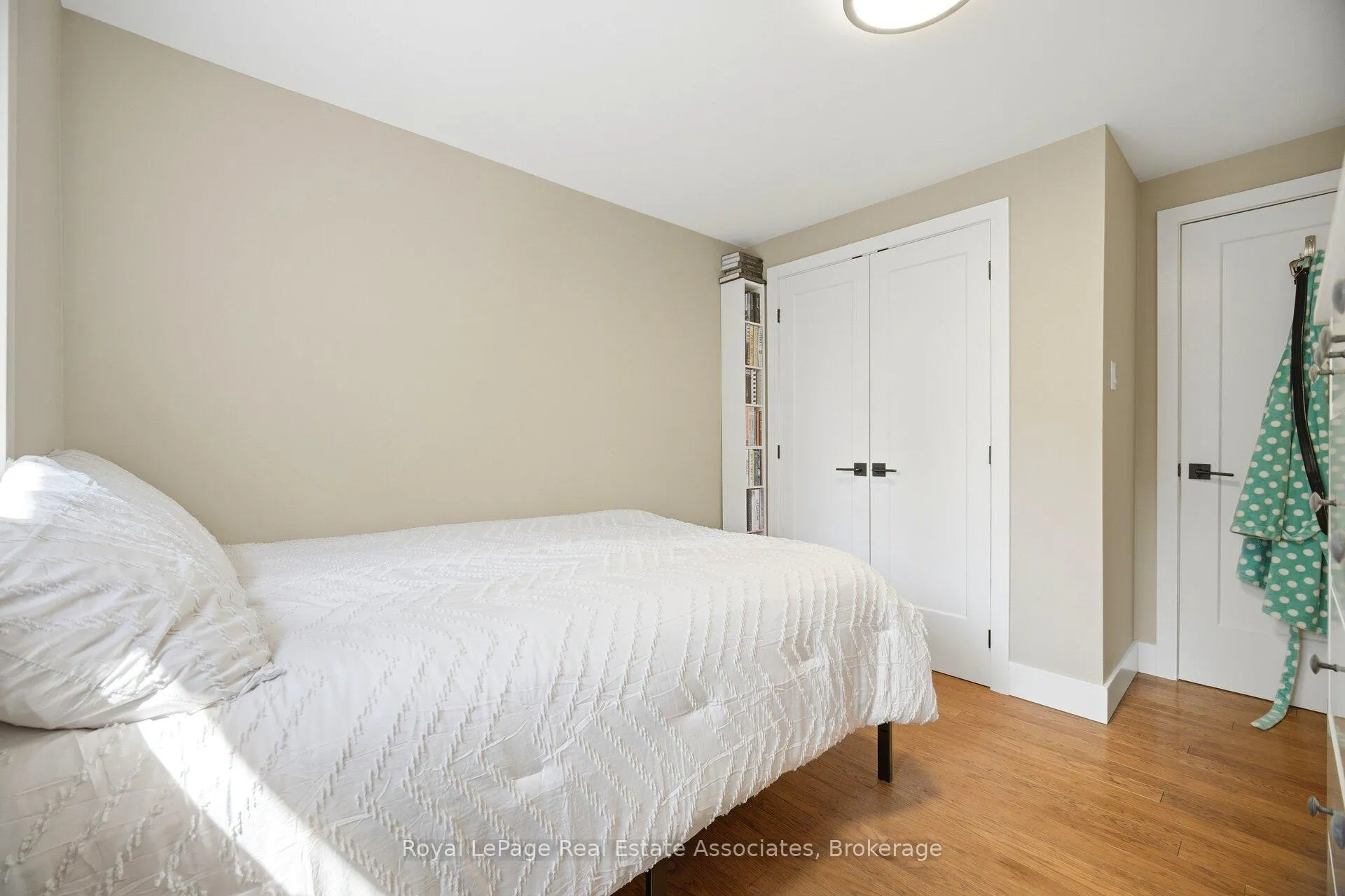 Photo 23 of 45 Cleaveholm Drive, Halton Hills, Georgetown — HOMEH