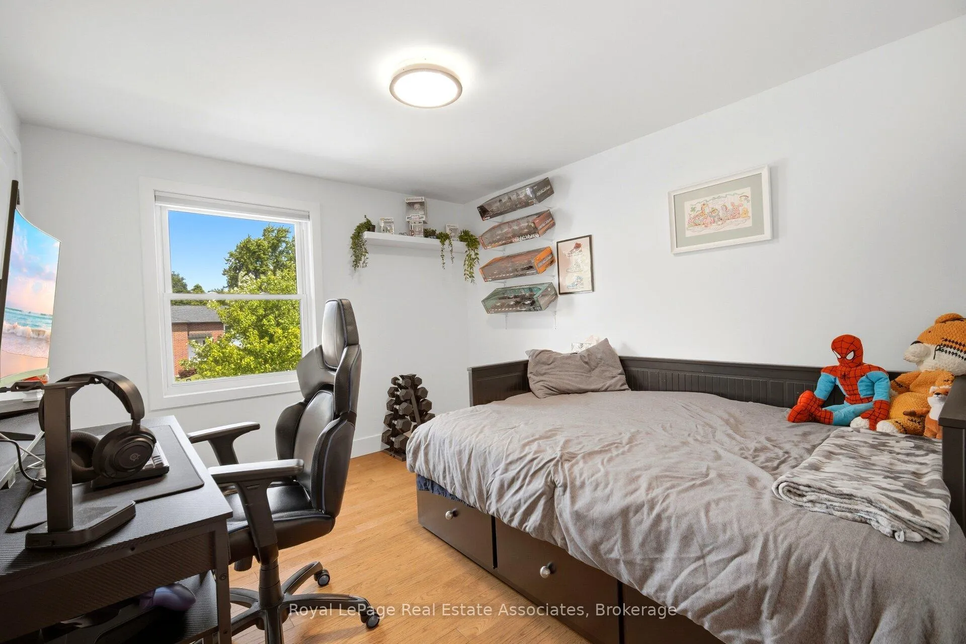 Photo 24 of 45 Cleaveholm Drive, Halton Hills, Georgetown — HOMEH