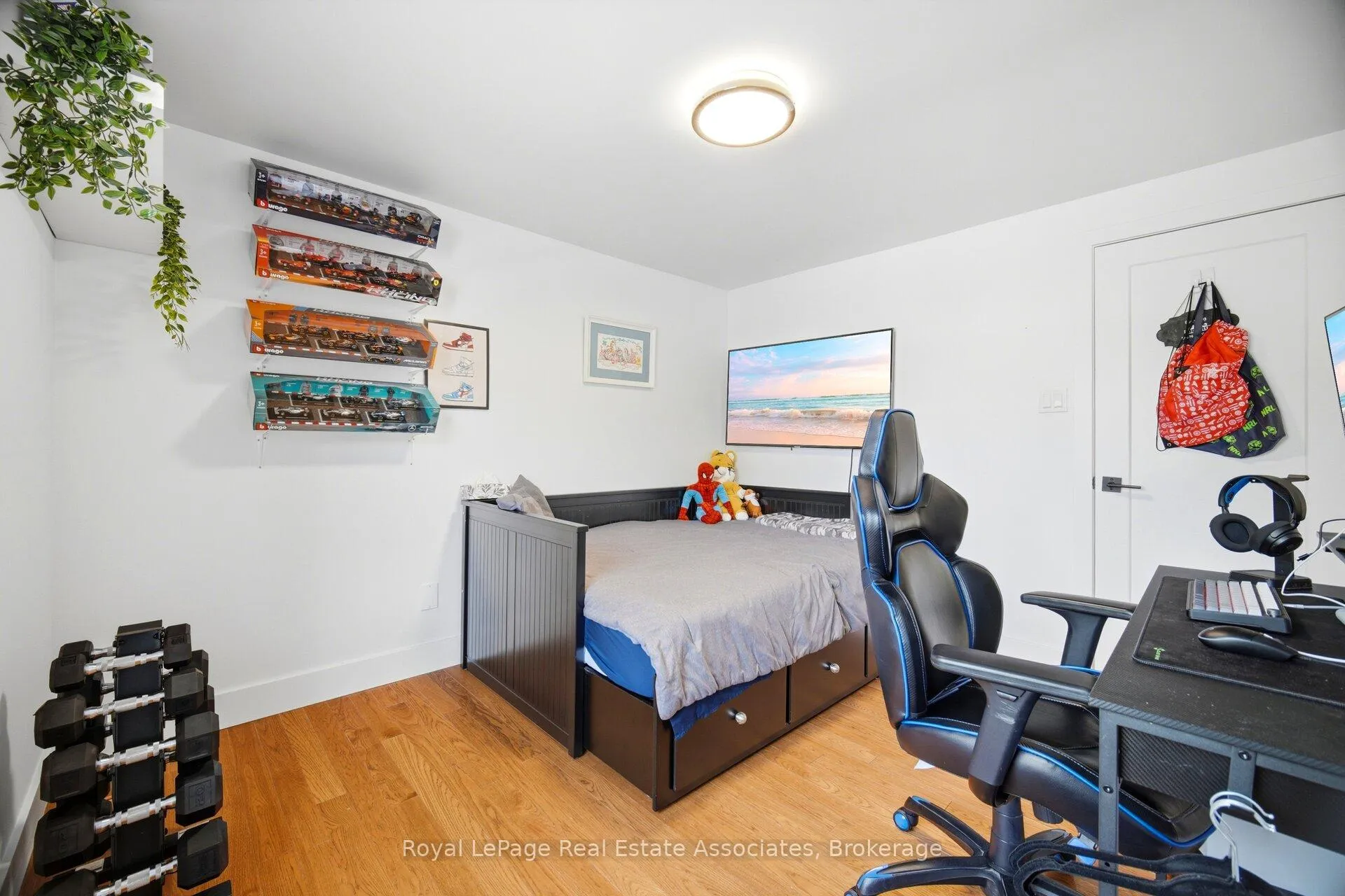Photo 25 of 45 Cleaveholm Drive, Halton Hills, Georgetown — HOMEH