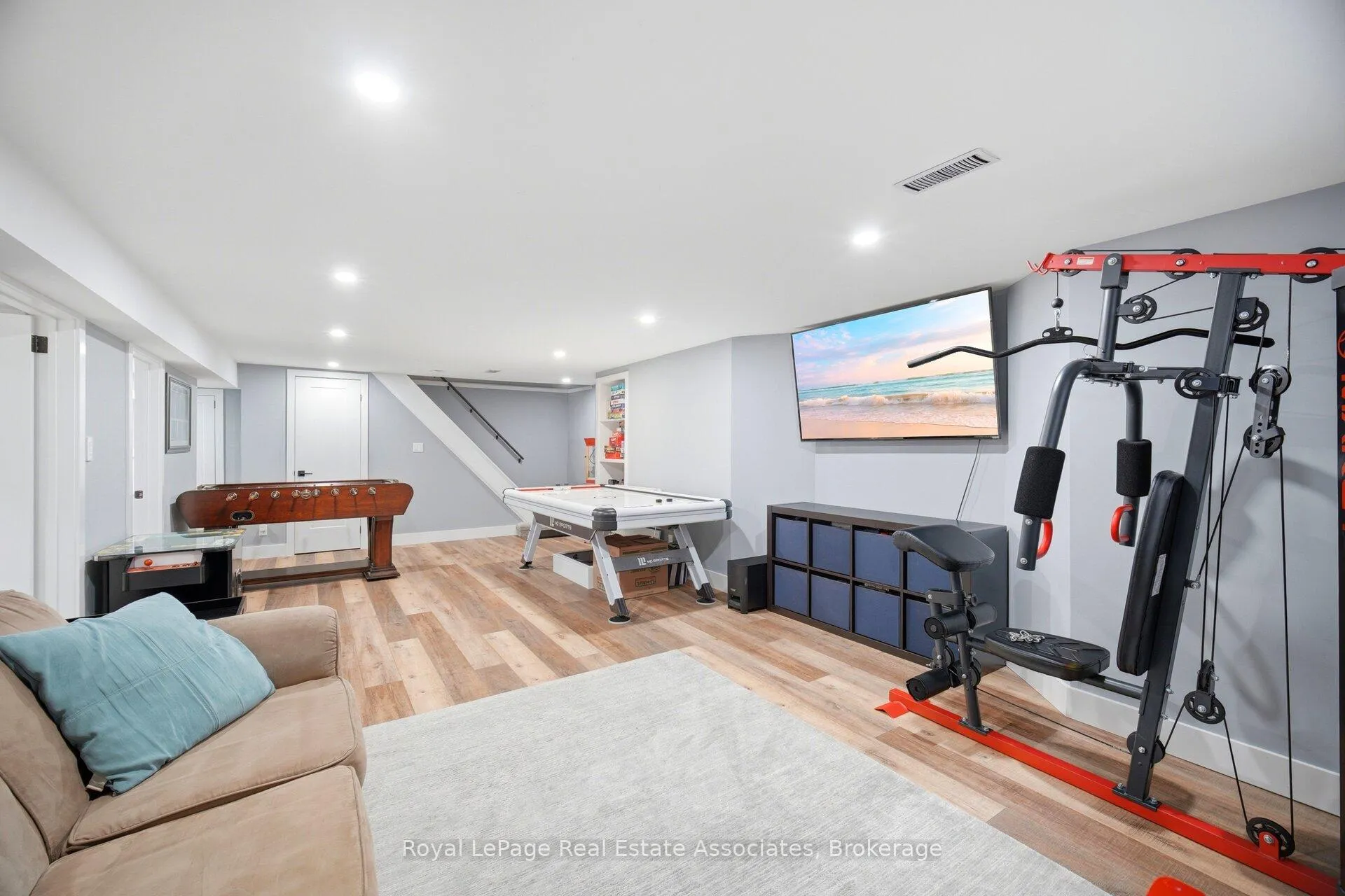 Photo 31 of 45 Cleaveholm Drive, Halton Hills, Georgetown — HOMEH
