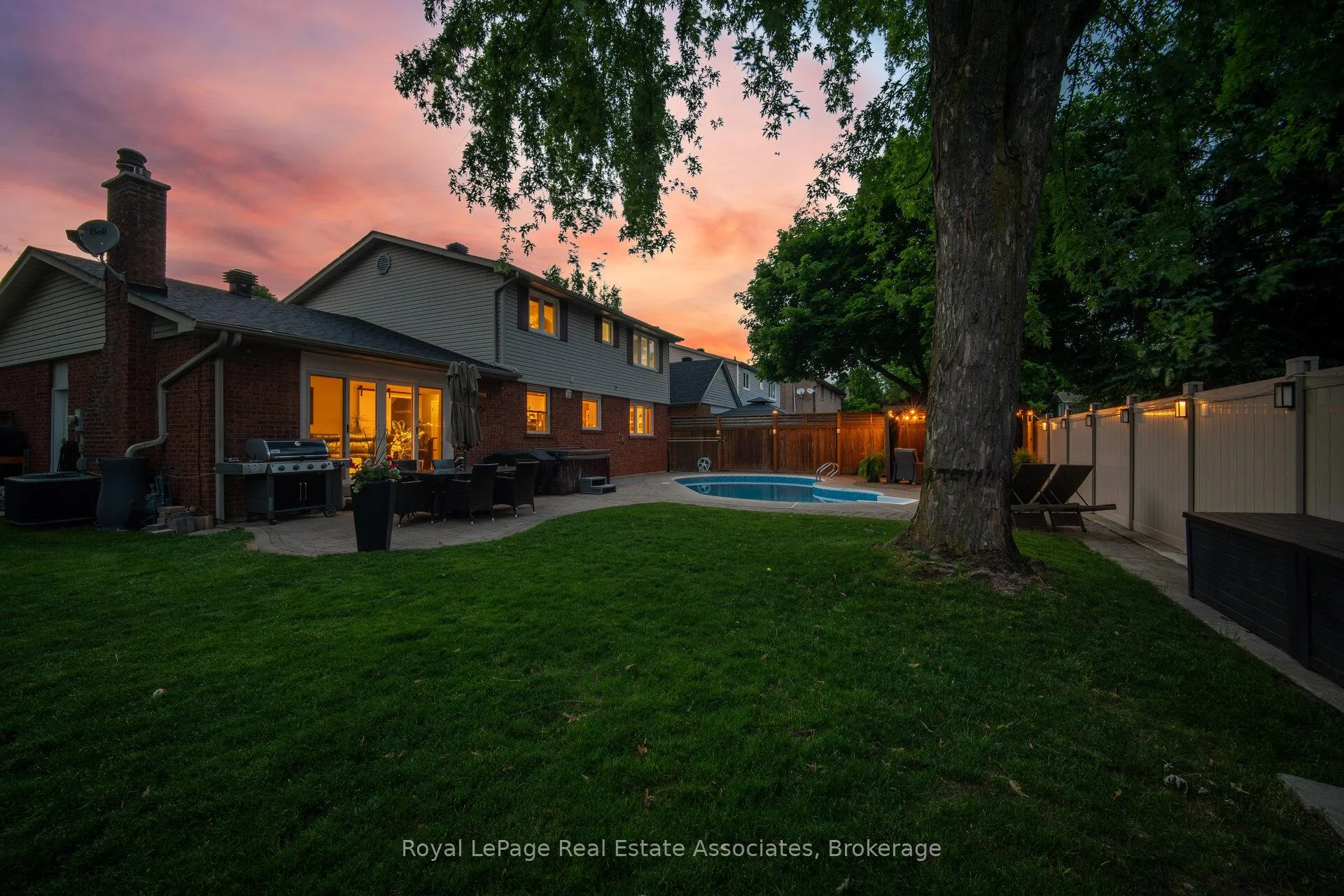 Photo 38 of 45 Cleaveholm Drive, Halton Hills, Georgetown — HOMEH