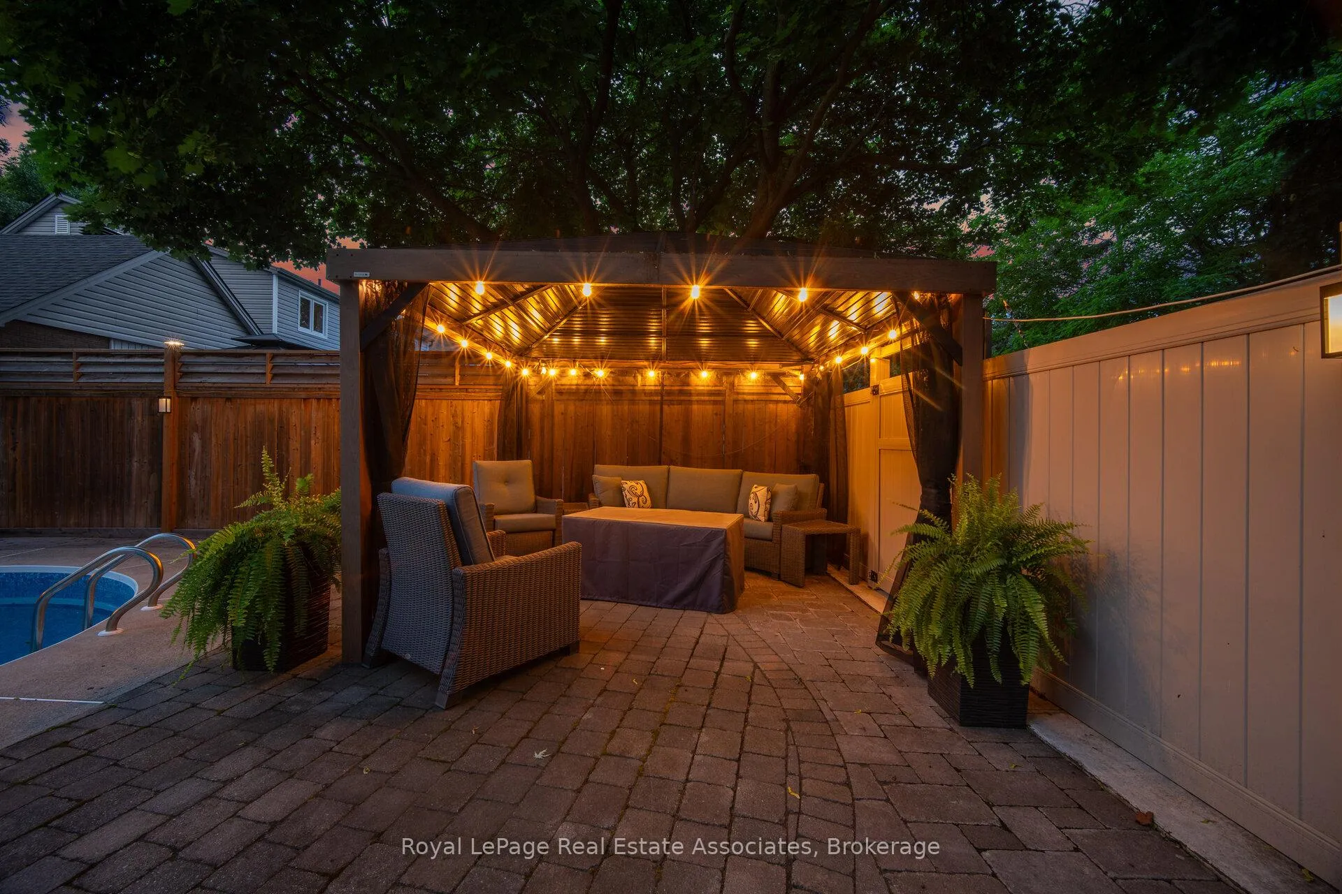 Photo 39 of 45 Cleaveholm Drive, Halton Hills, Georgetown — HOMEH