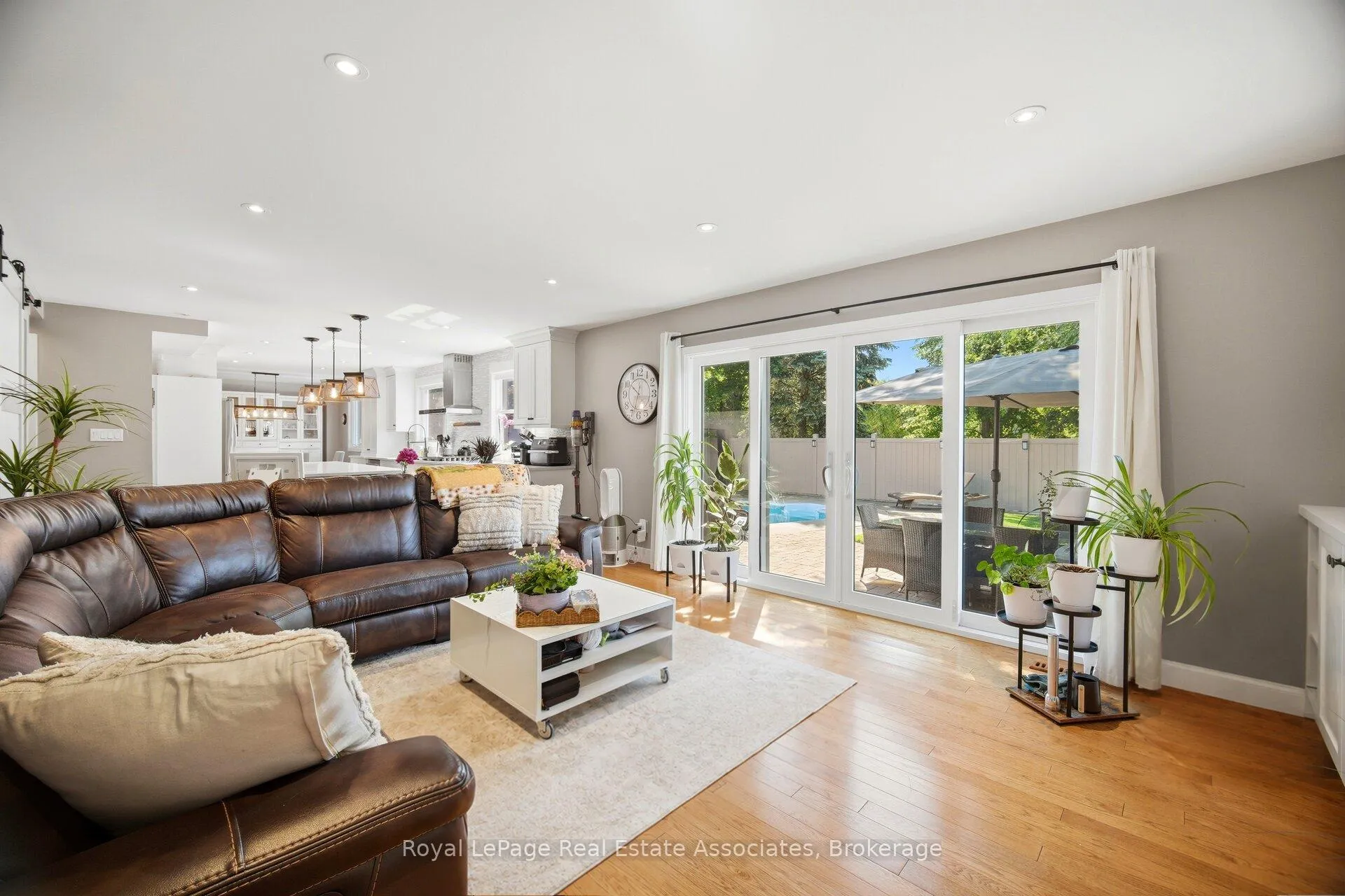 Photo 15 of 45 Cleaveholm Drive, Halton Hills, Georgetown — HOMEH